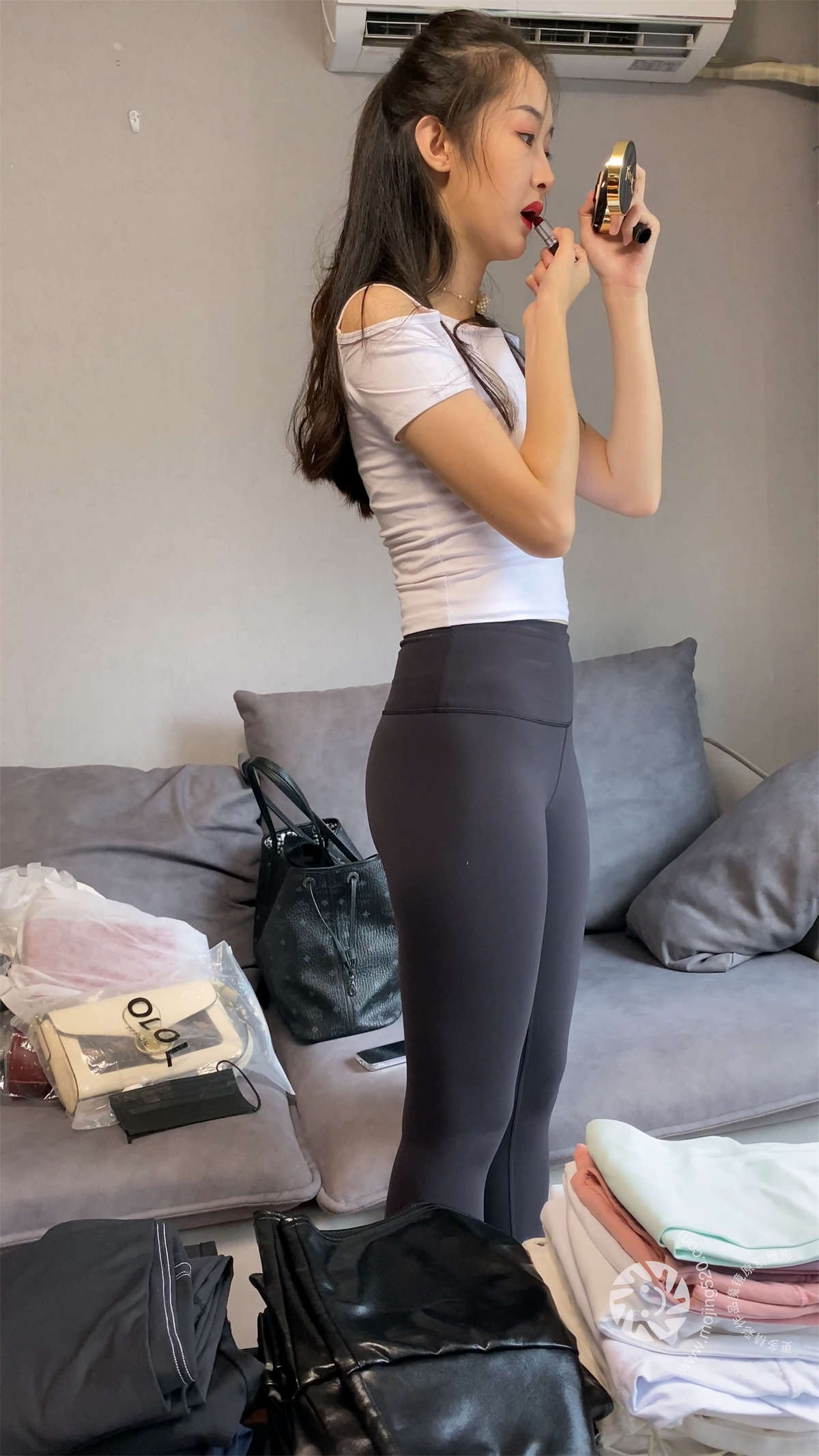 [魔镜原创摄影]一只麋鹿摄影作品 黑色瑜伽裤美女-日更街拍