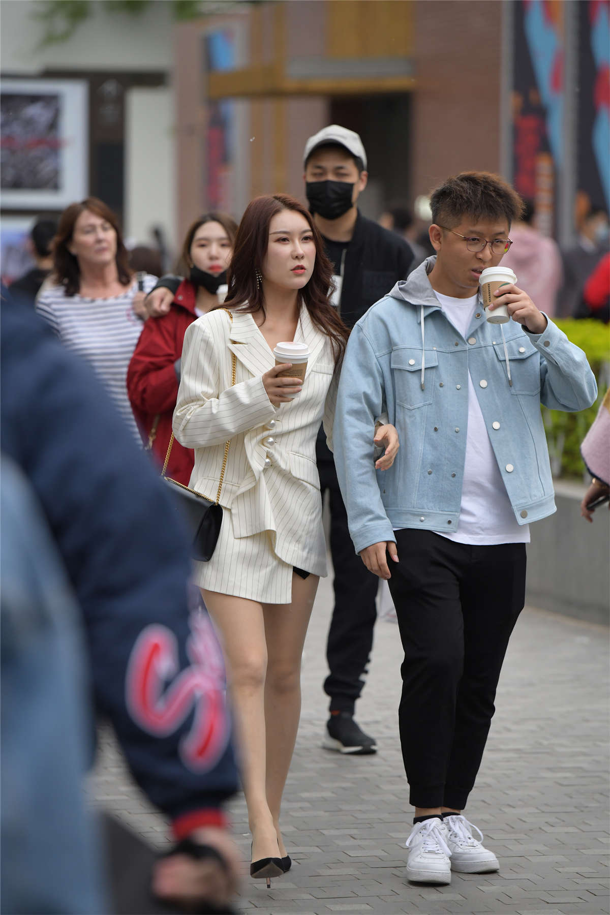 图片[2]-气质白色西装外套-日更街拍