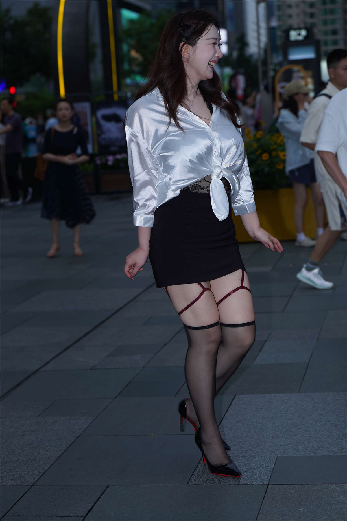 图片[2]-性感黑白搭配-日更街拍