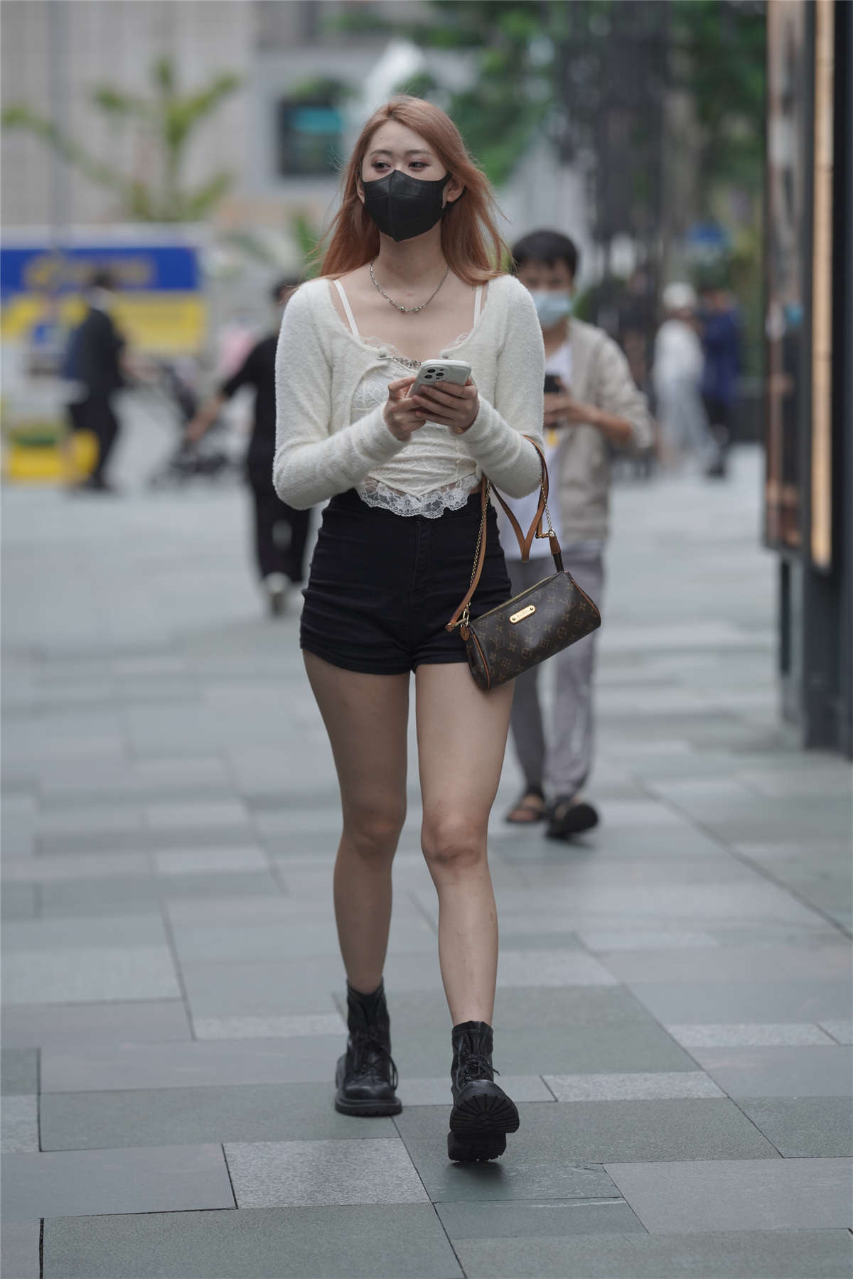 图片[2]-黑白搭配显身材-日更街拍