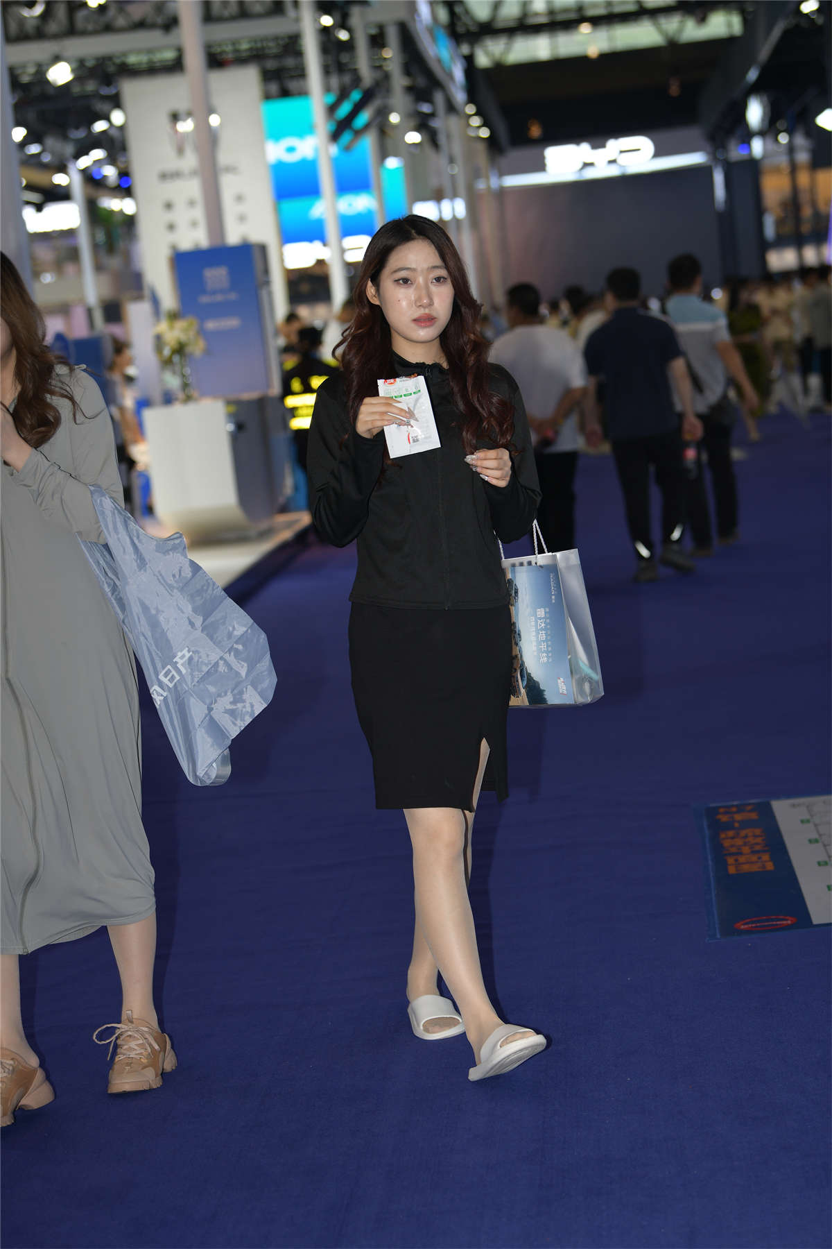 图片[2]-温婉优雅肉丝-日更街拍