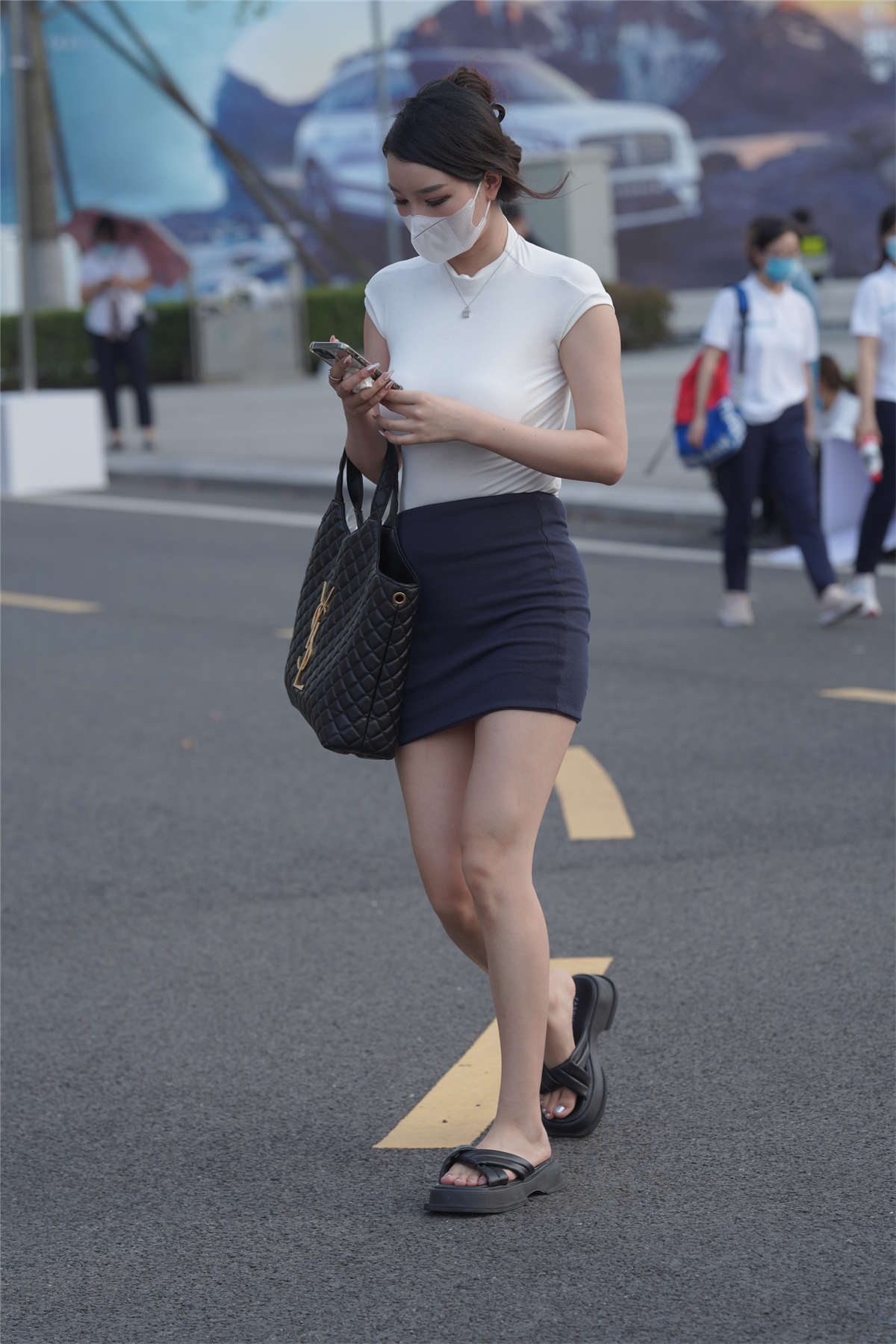 图片[2]-丰满包臀裙-日更街拍