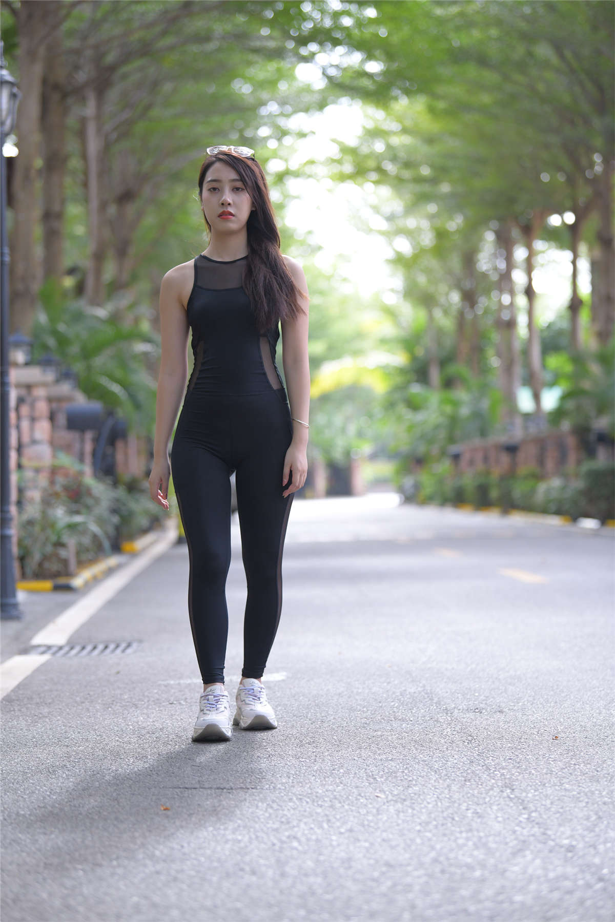 图片[2]-红石旅拍摄影作品 黑色瑜伽裤女孩 一筒-日更街拍