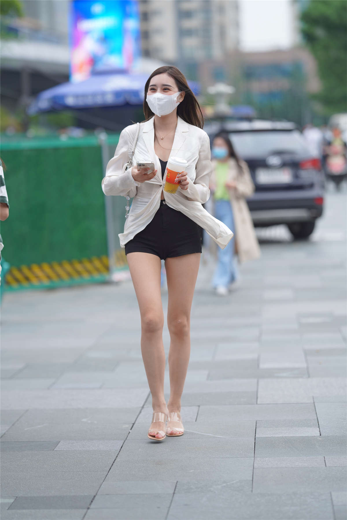 图片[2]-靓丽黑白搭配-日更街拍