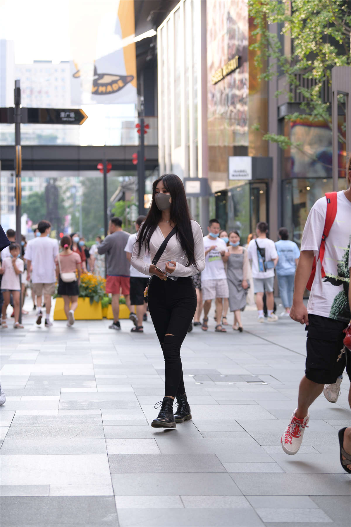 图片[2]-破洞紧身套装-日更街拍