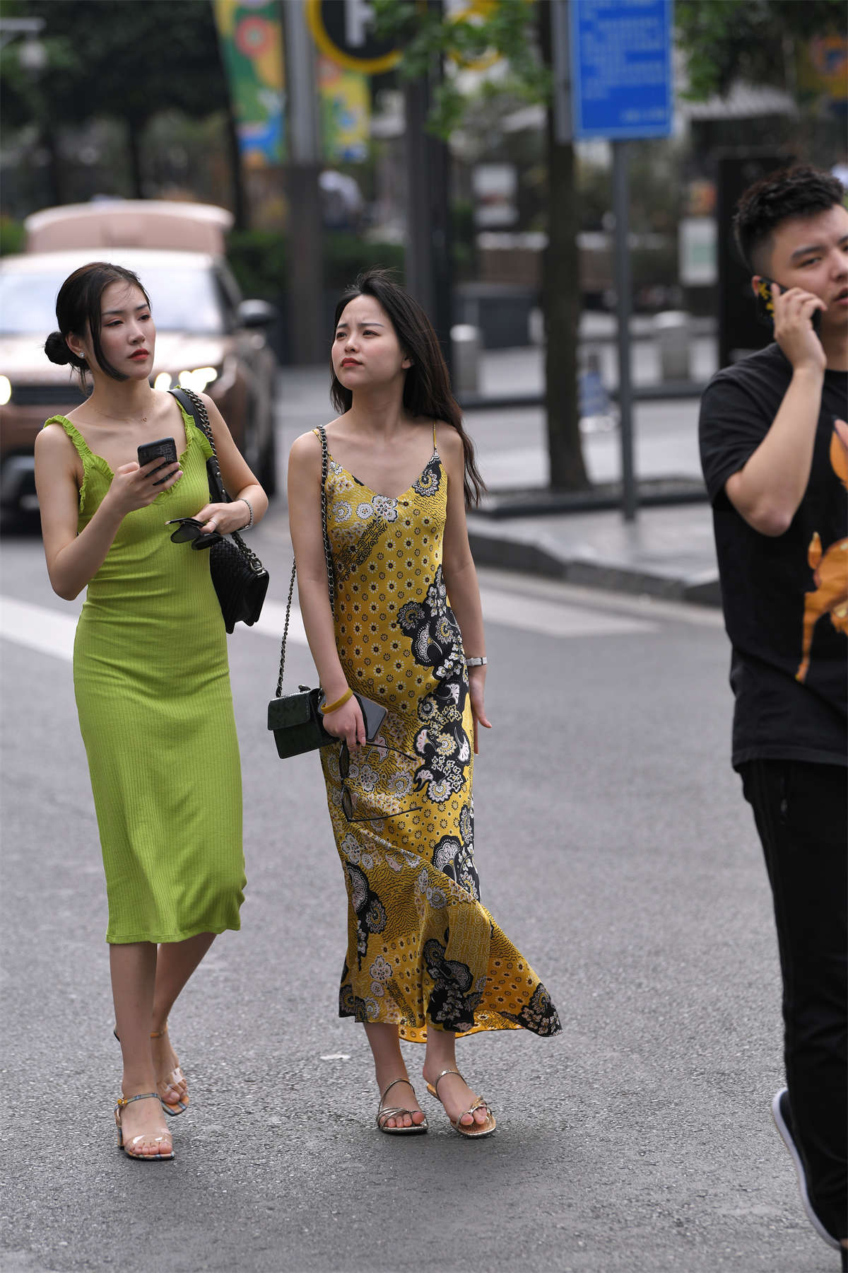 图片[2]-果绿色长裙-日更街拍