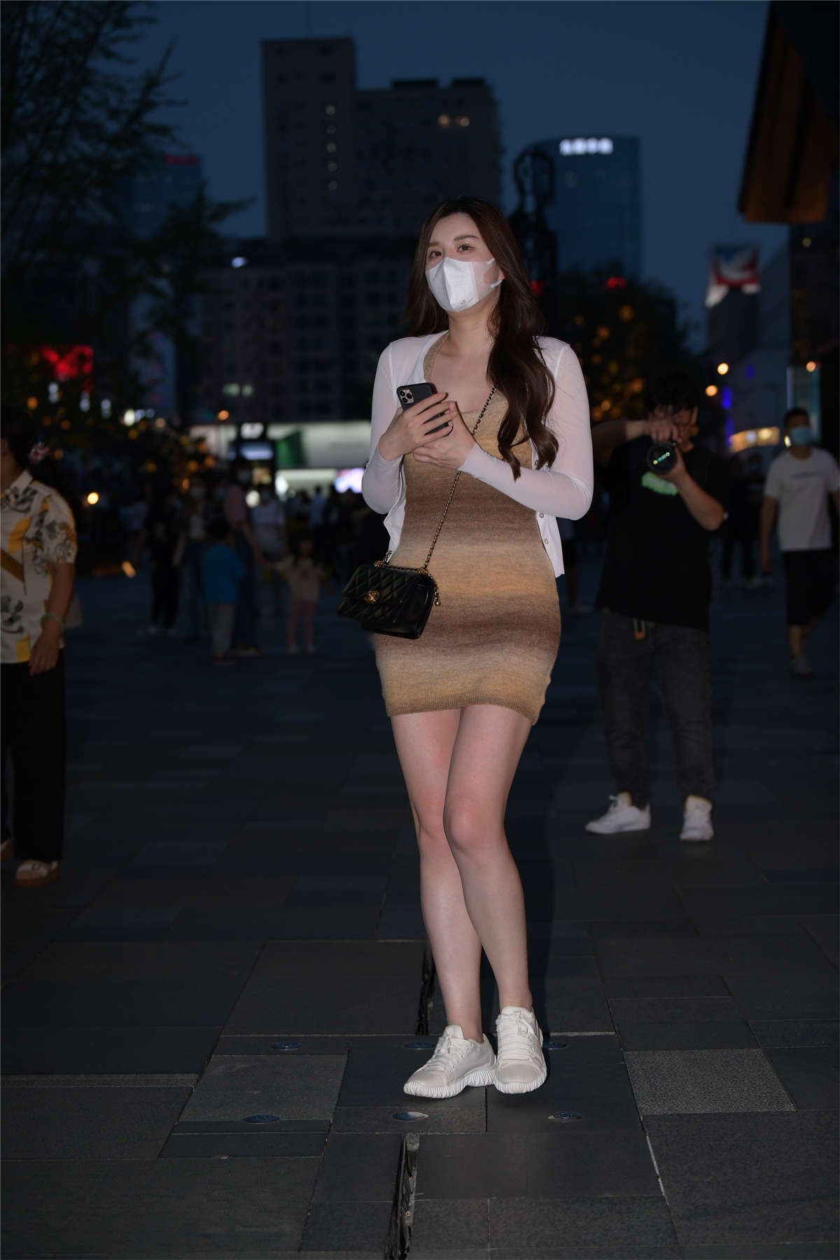 图片[2]-渐变色修身裙-日更街拍