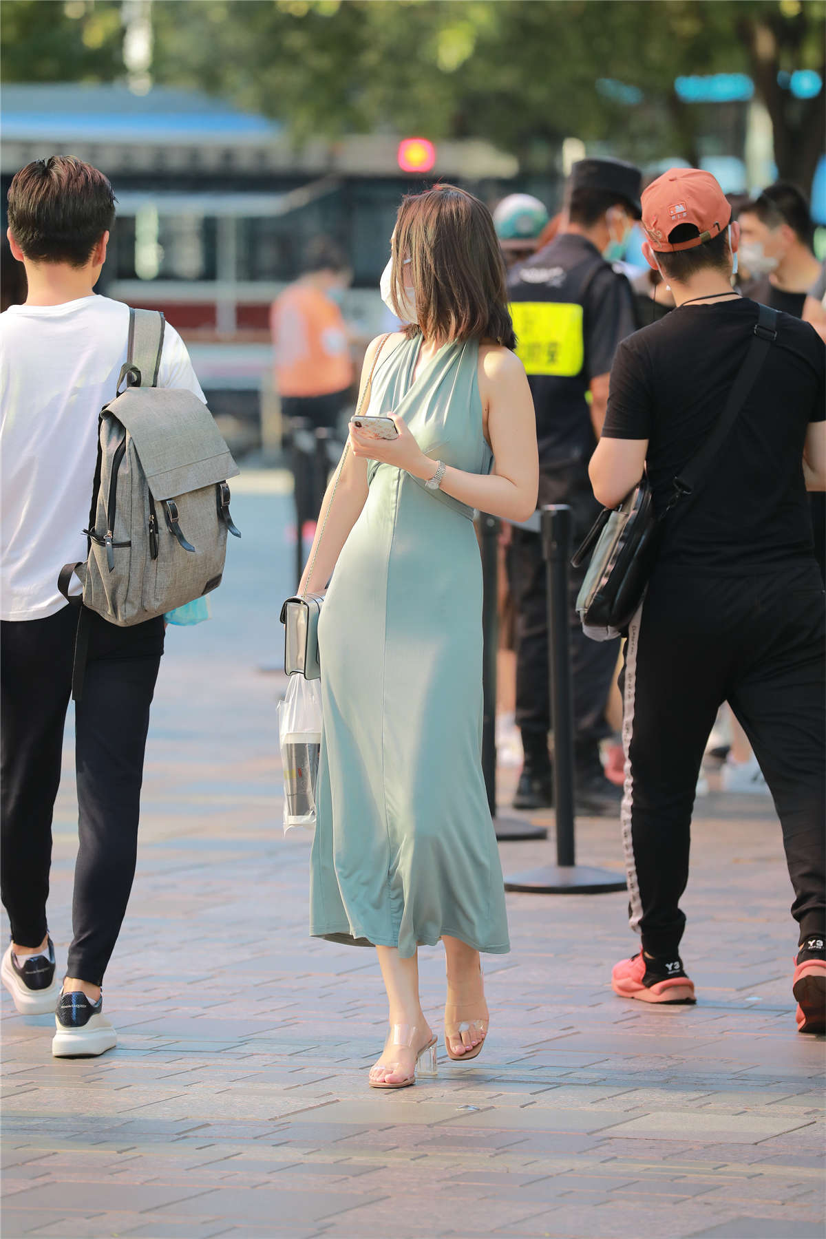 玻璃街拍作品 - 性感漂亮女友-日更街拍