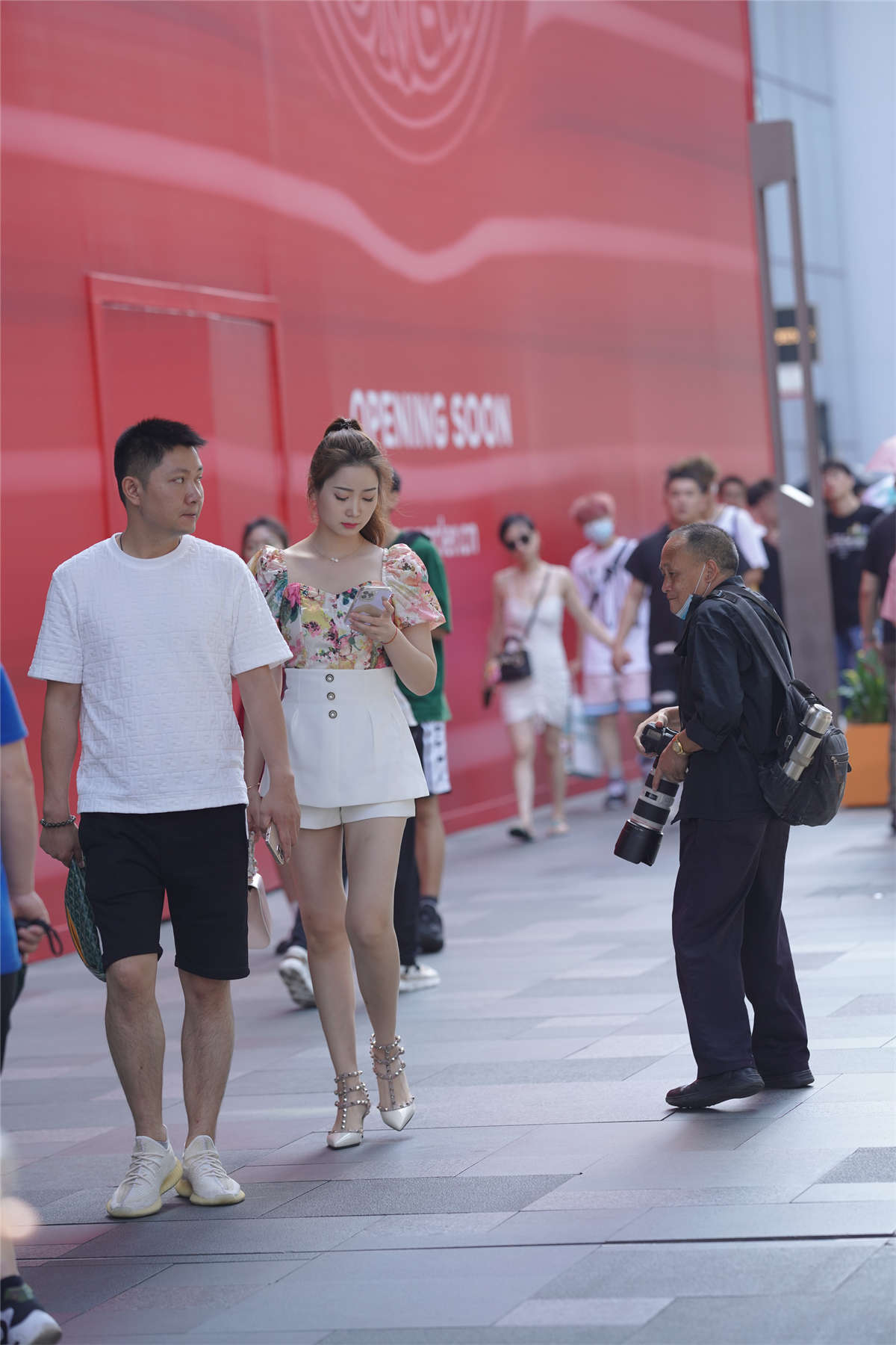 图片[2]-白色短裙气质美-日更街拍