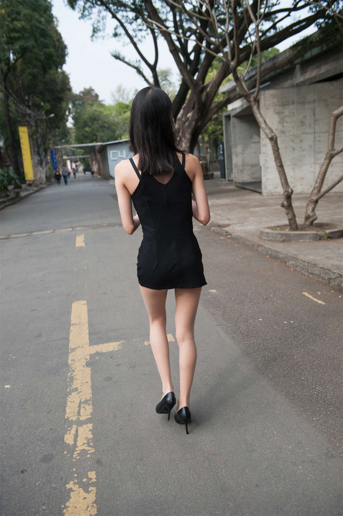 图片[2]-程生街拍作品 – 高跟鞋吊带裙肉丝美女-日更街拍
