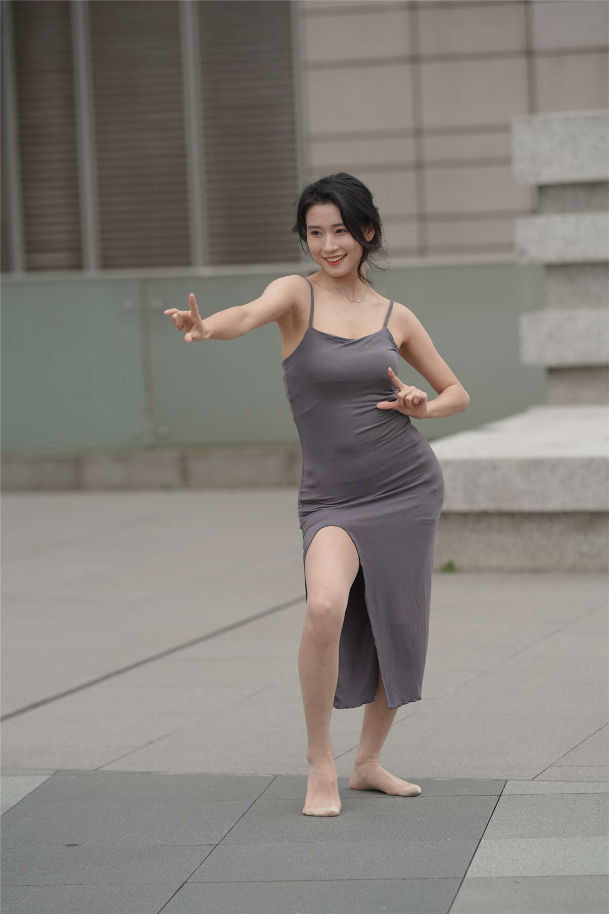 柔美修身裙-日更街拍