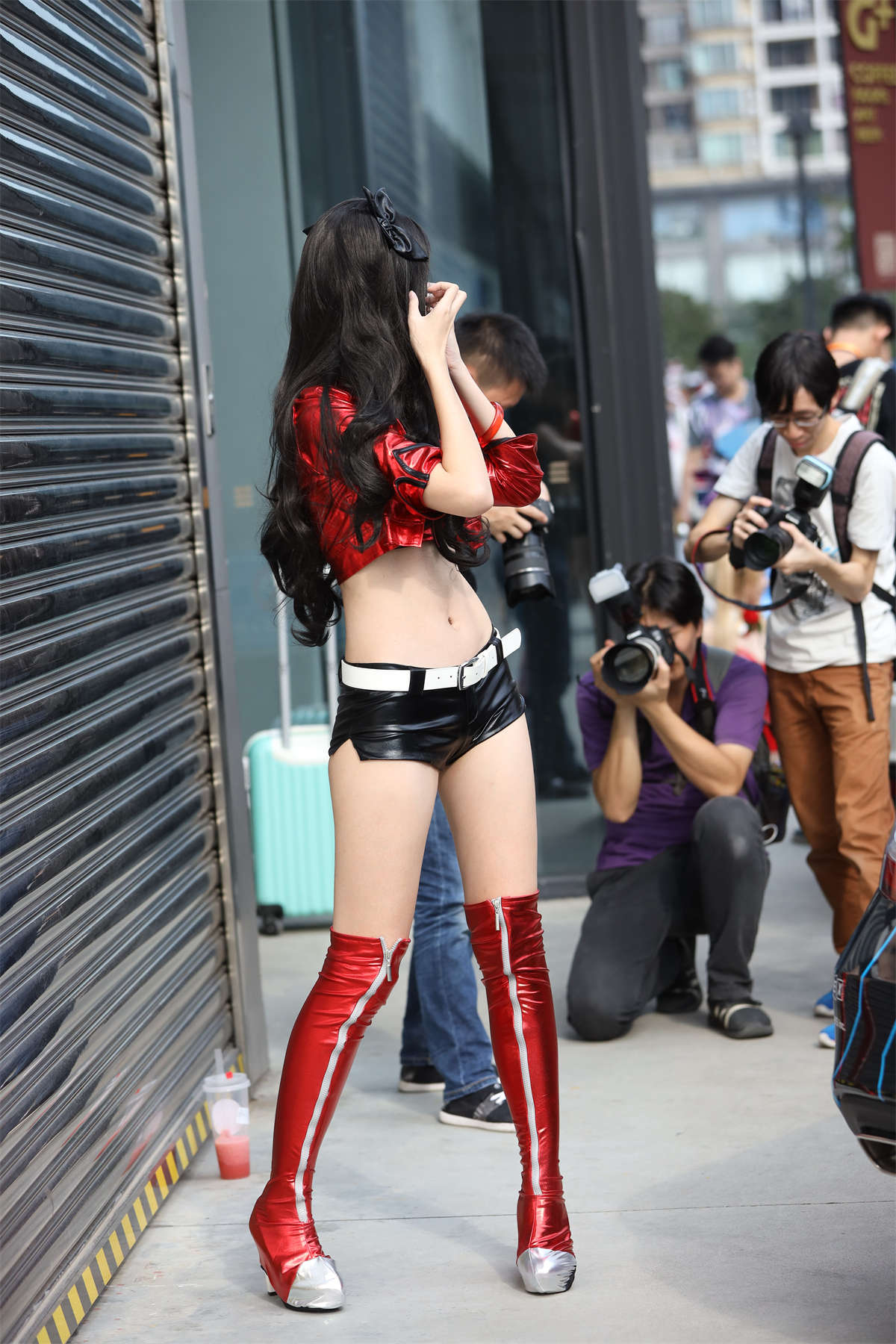 [魔镜原创摄影]超短黑色皮裤少女原图-日更街拍