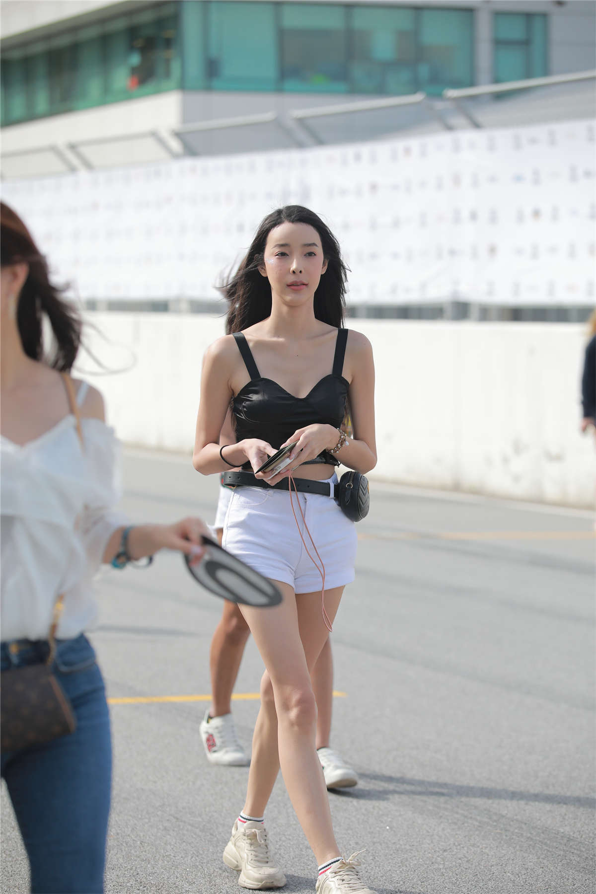 图片[2]-短裤黑白搭配-日更街拍