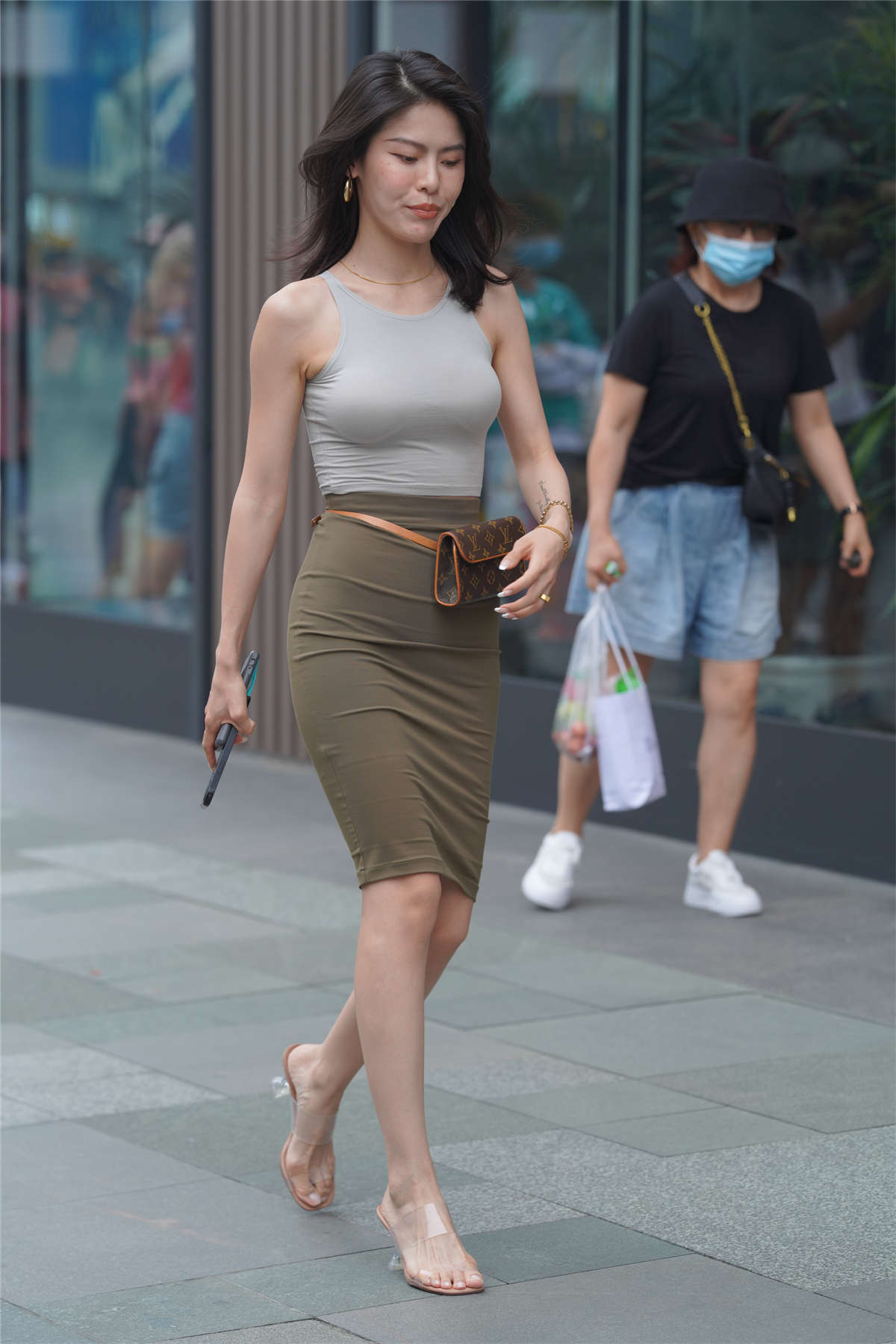 干练修身装-日更街拍