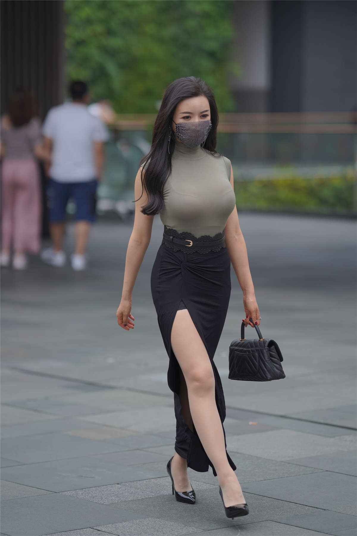 欣儿黑色长裙丝-日更街拍