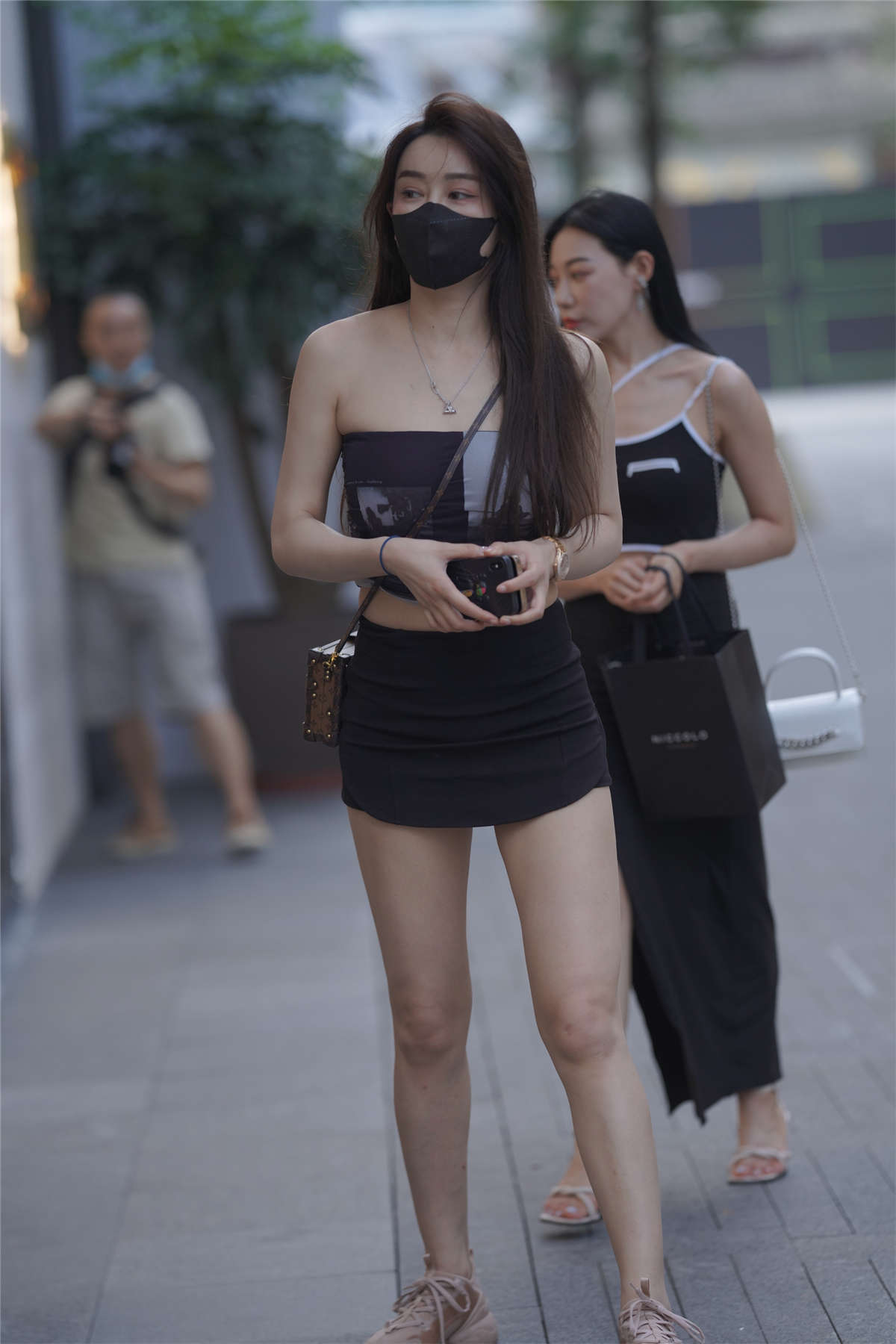 图片[2]-美腿小姐姐-日更街拍