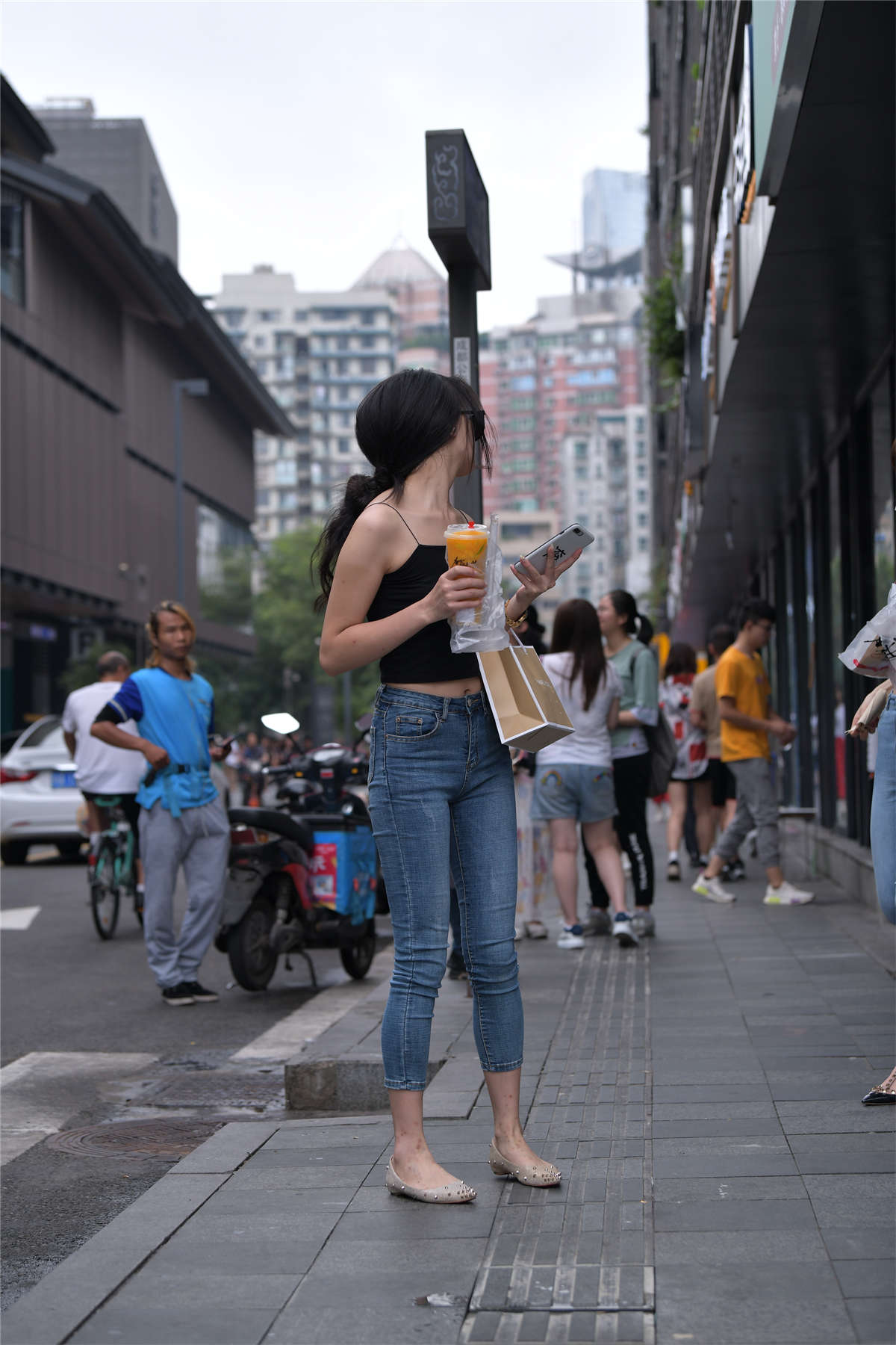 图片[2]-随性牛仔裤搭配-日更街拍