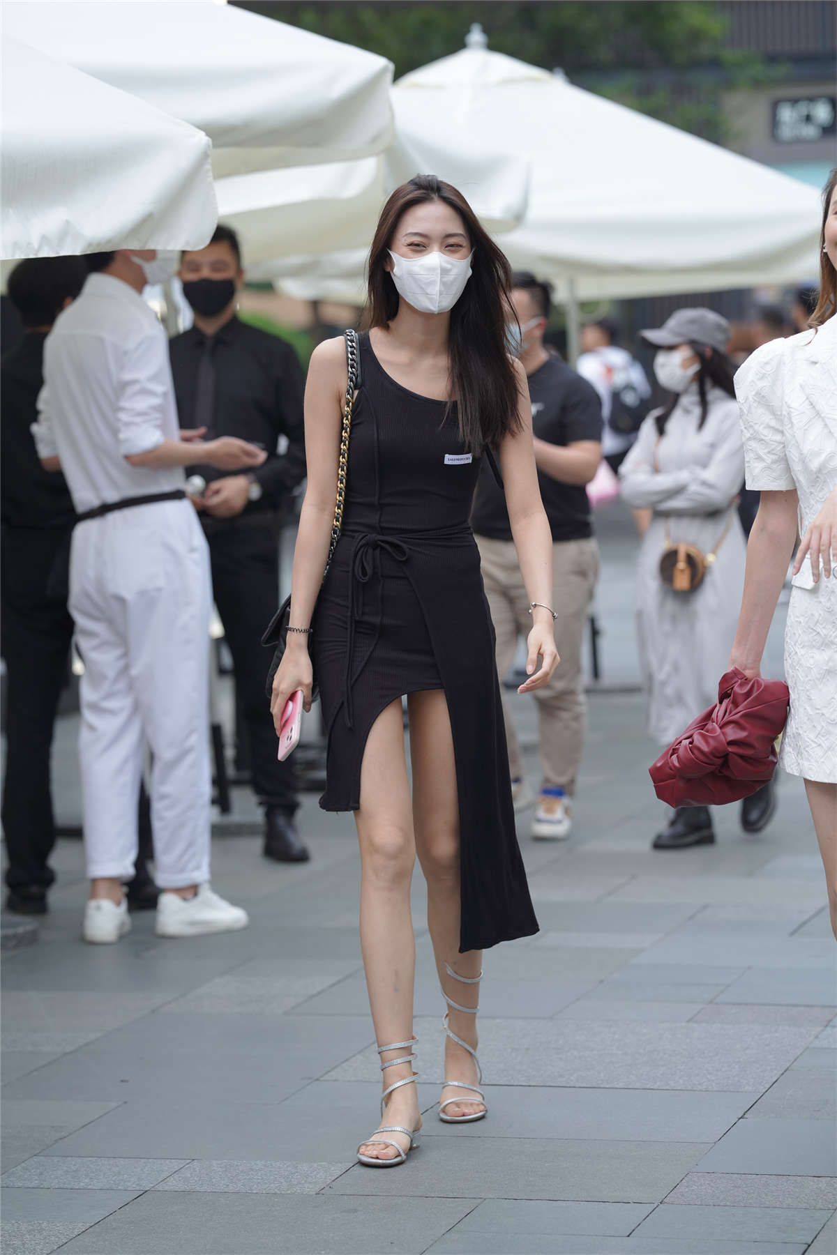 图片[2]-黑色开叉裙-日更街拍