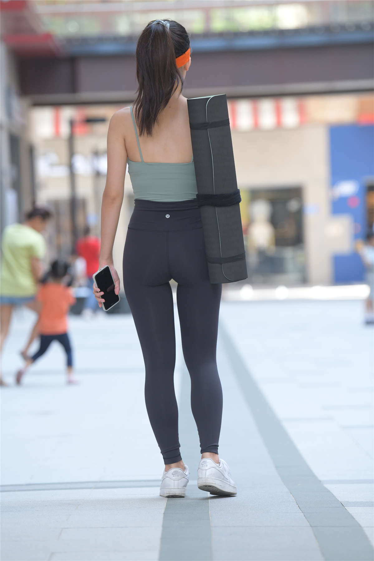 图片[2]-[魔镜原创摄影]黑色瑜伽裤女孩-日更街拍