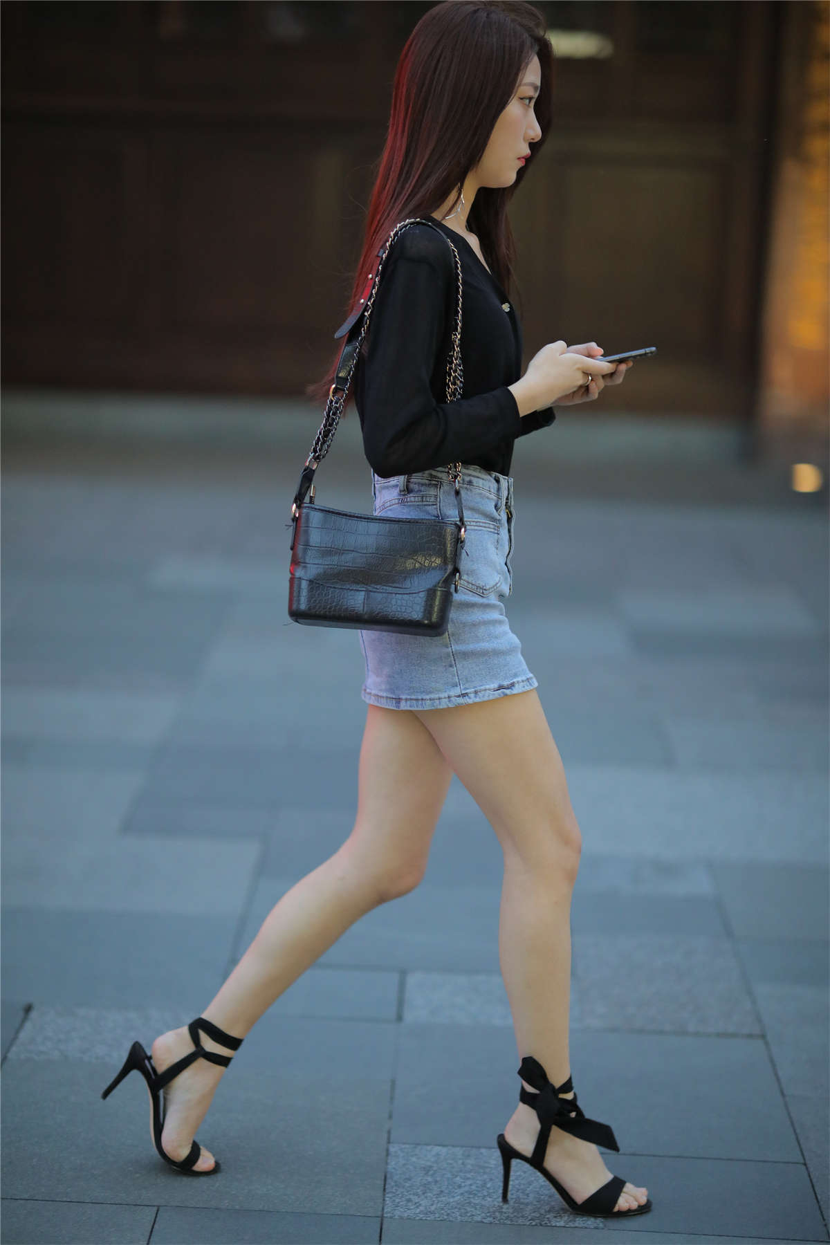 图片[2]-凯恩街拍作品 – 短裙小美女-日更街拍