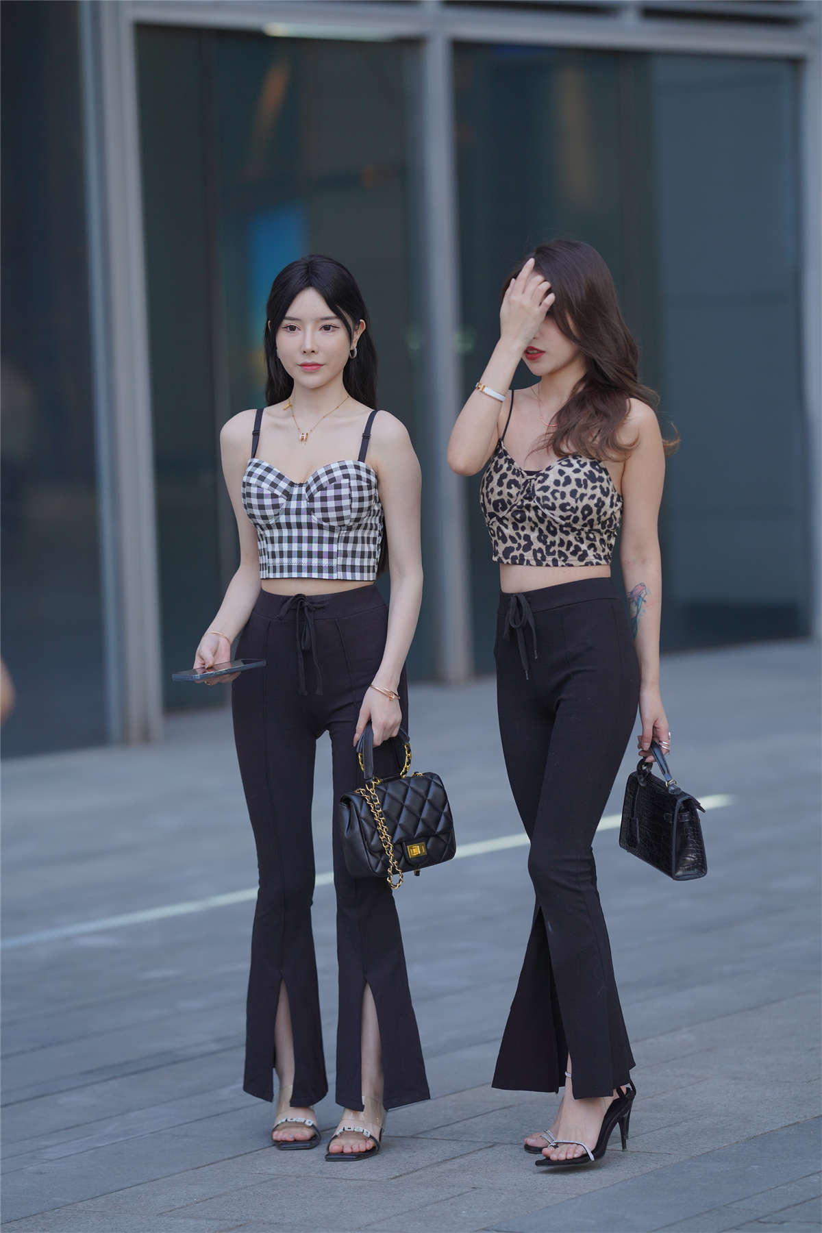 简约黑裤-日更街拍