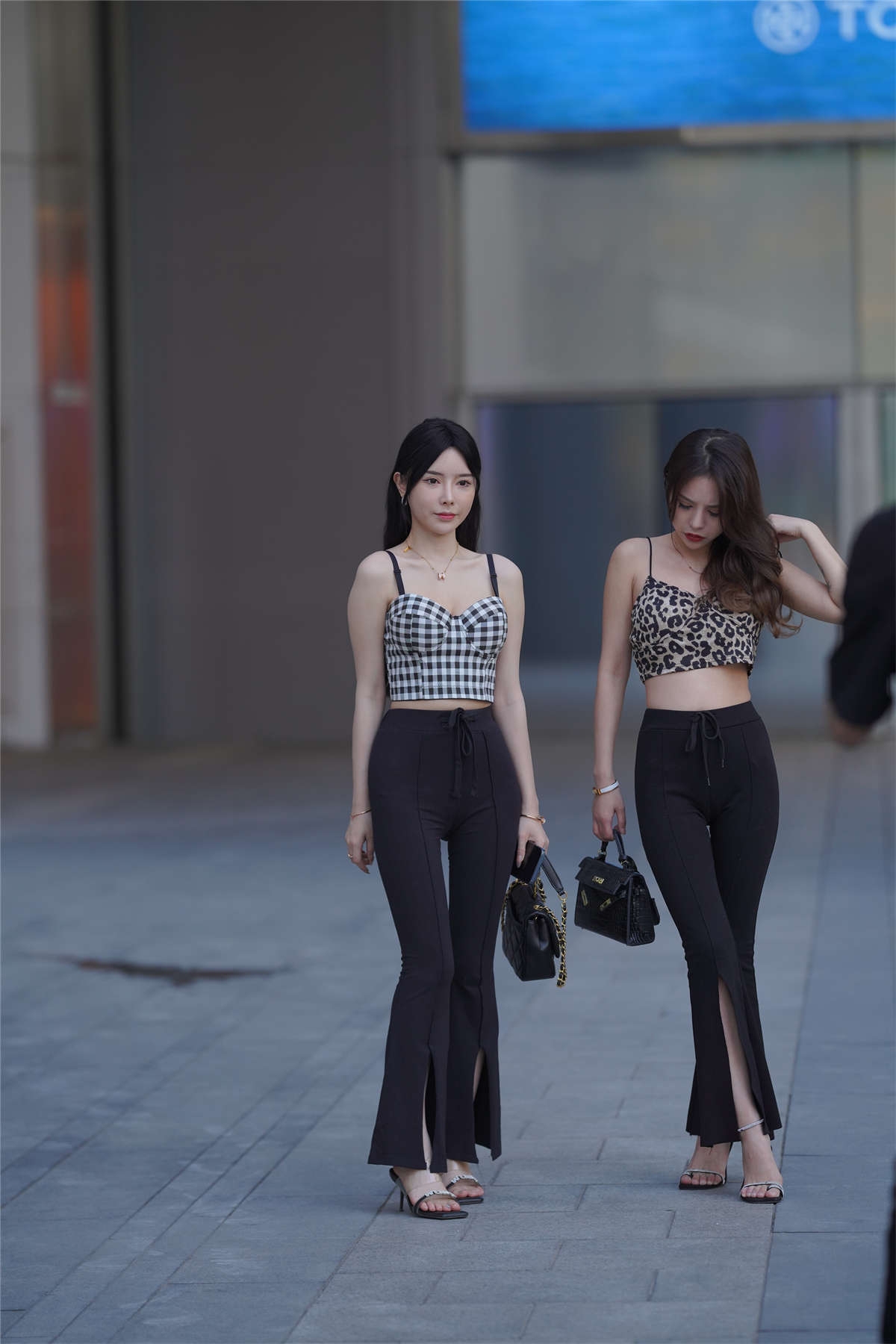 图片[2]-简约黑裤-日更街拍