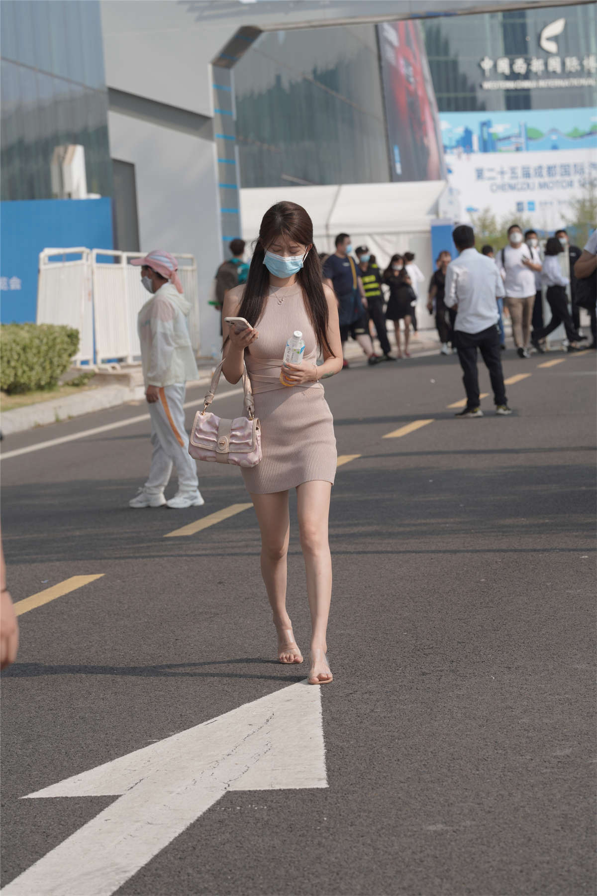 图片[2]-时尚修身裙-日更街拍