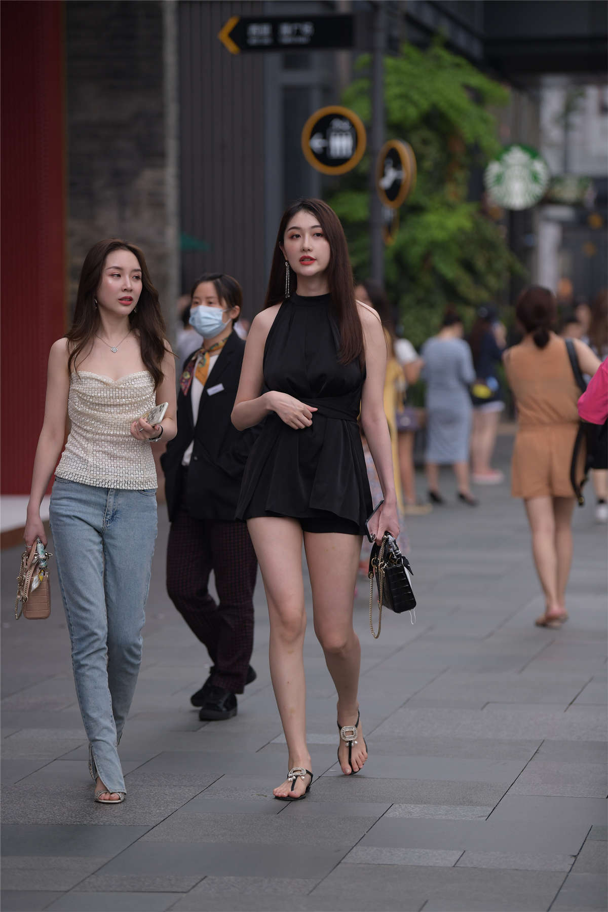 图片[2]-黑色短裙-日更街拍