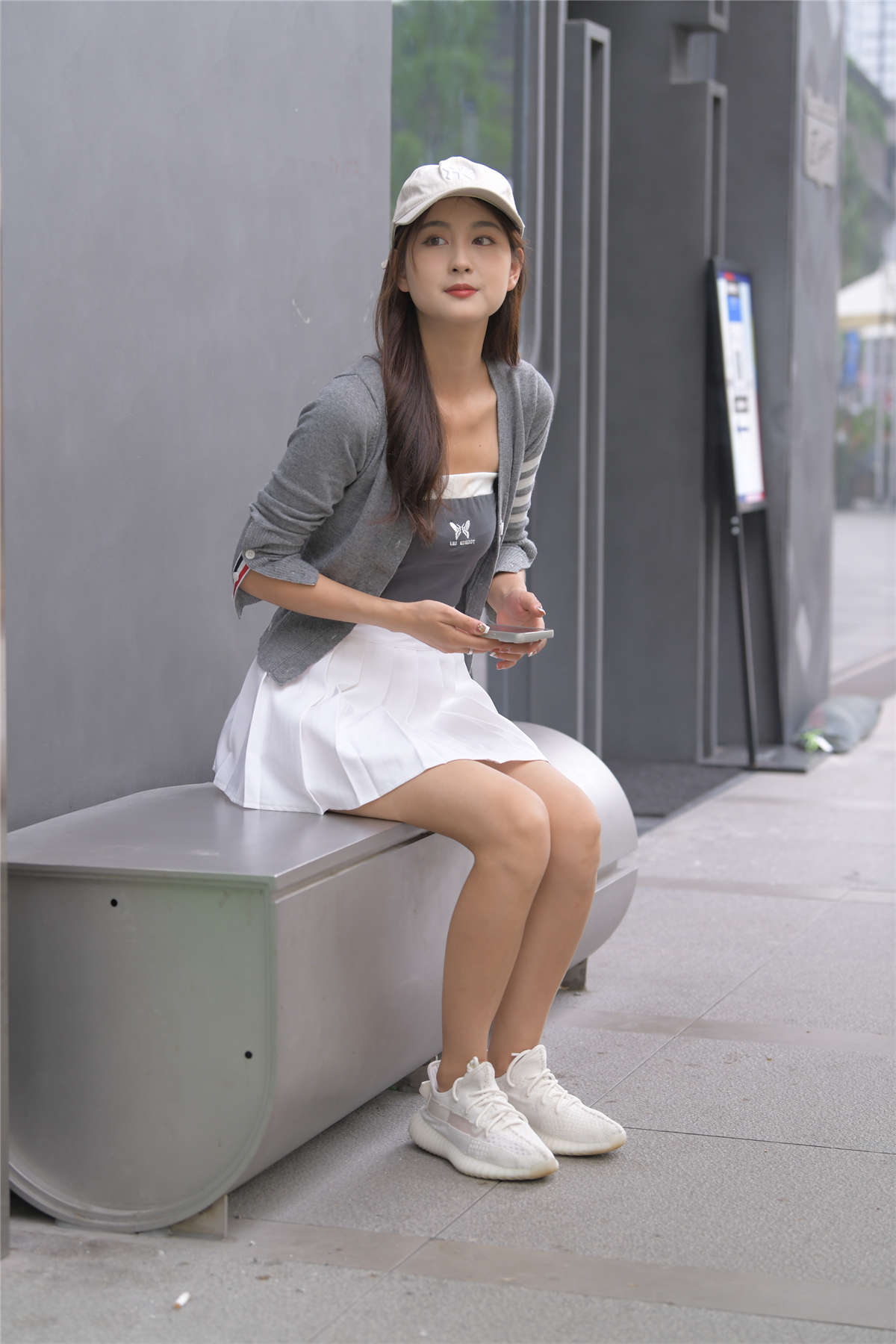 [魔镜原创摄影]一始街拍作品 捧花的女孩插图1