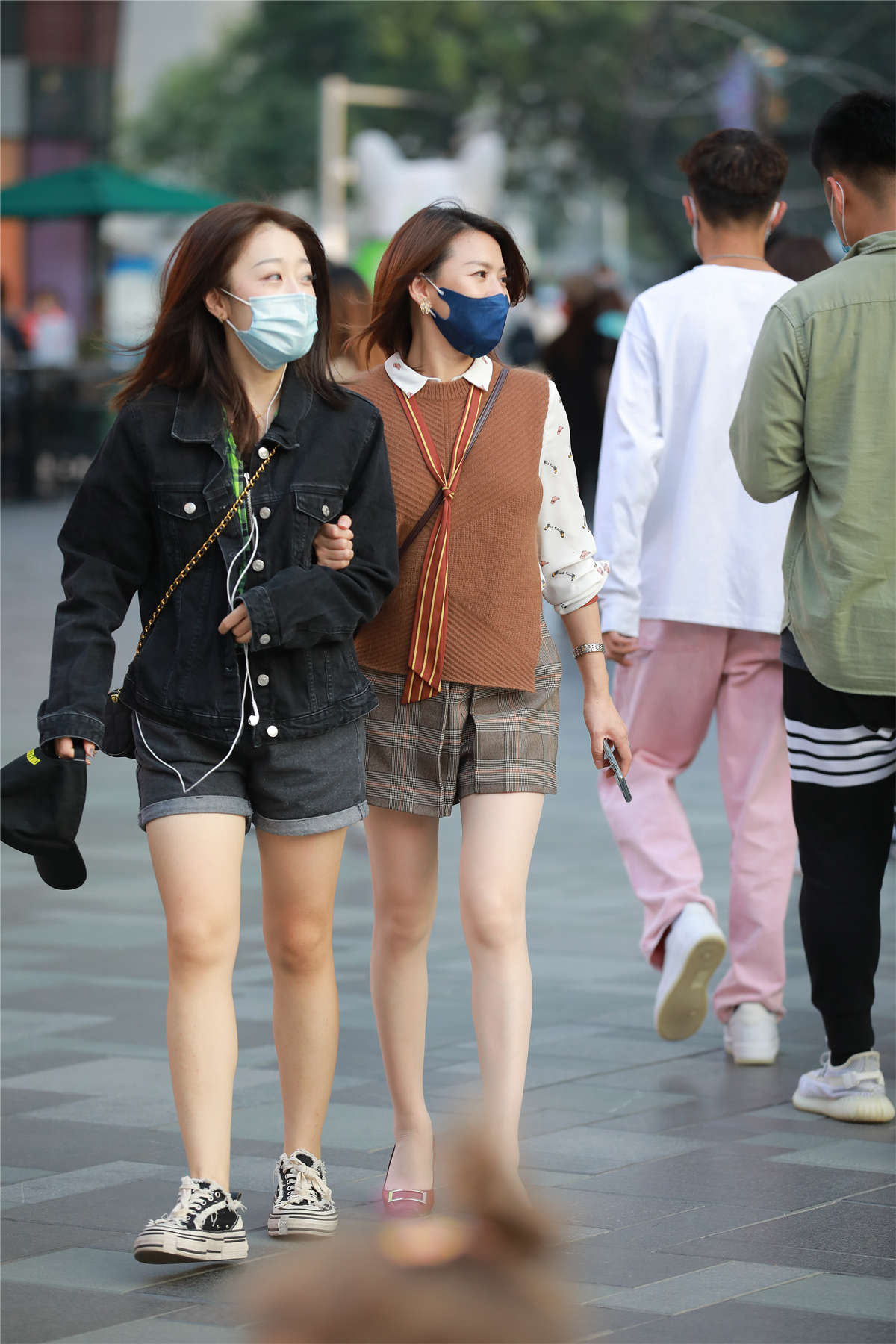 四九城嘎子街拍作品 – 肉丝高跟少妇-日更街拍