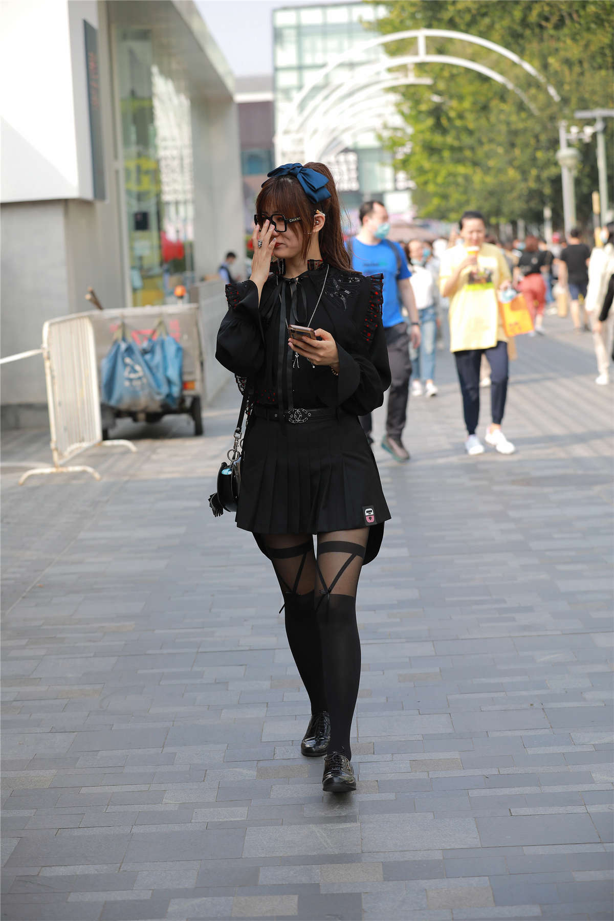 四九城嘎子街拍作品 – 性感黑丝女郎-日更街拍