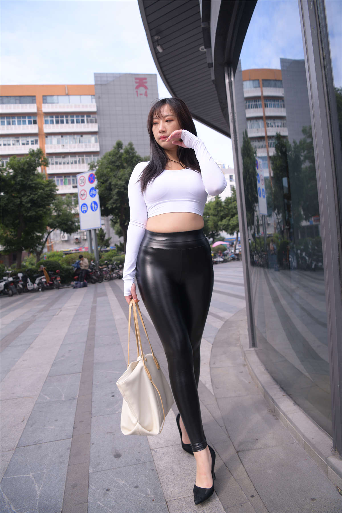 图片[2]-[魔镜原创摄影]魂魂街拍作品 皮裤-寒冷之气-日更街拍