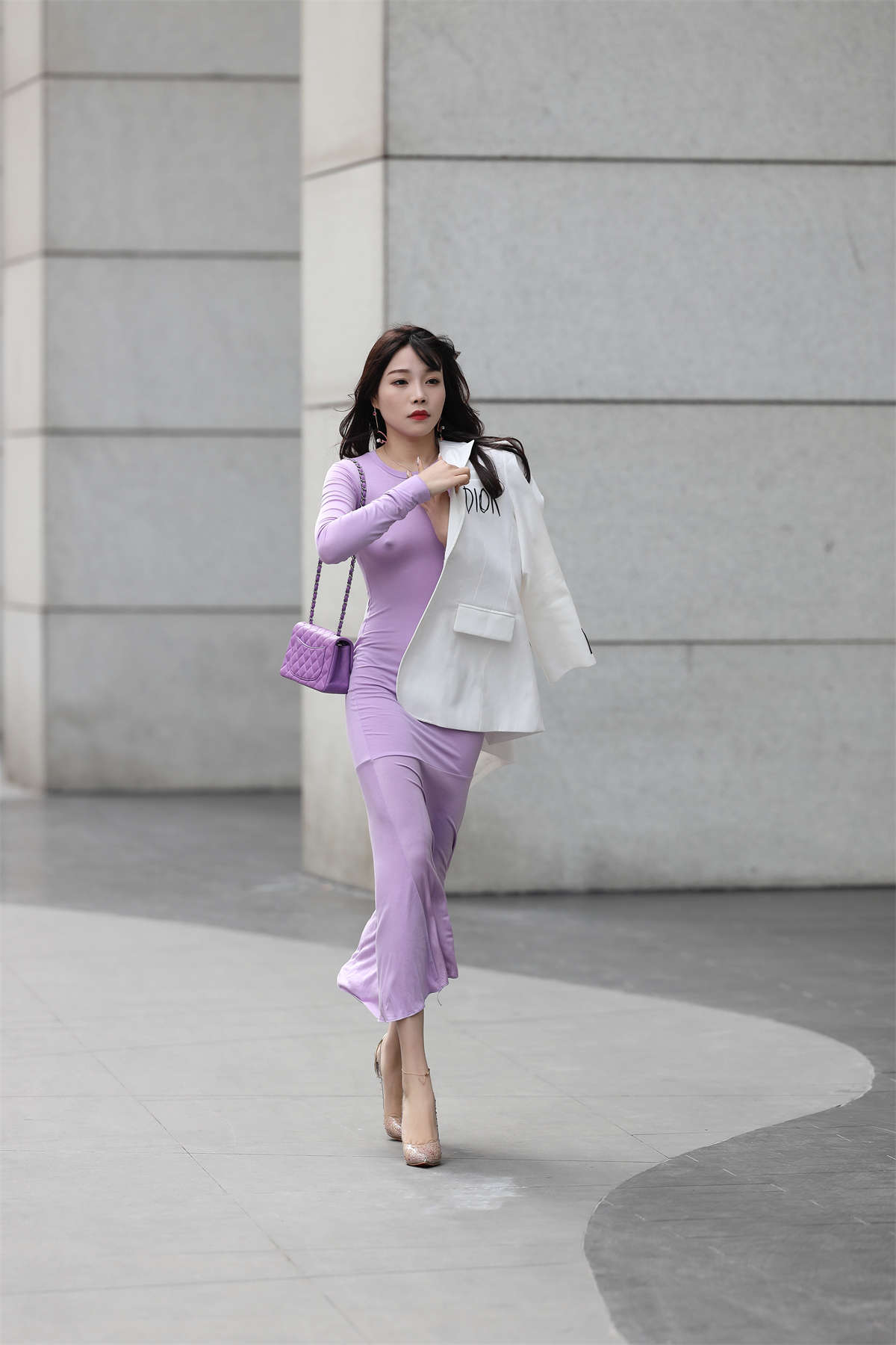 图片[2]-[魔镜原创摄影]芝芝 她的背影-日更街拍