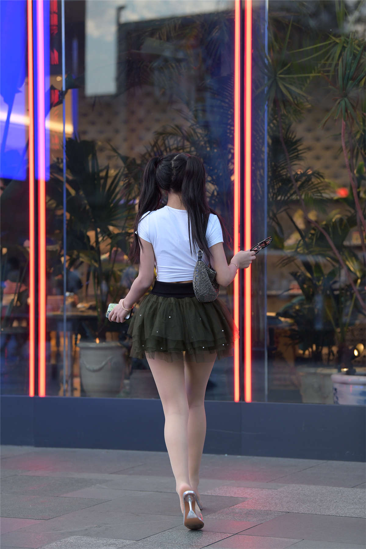 图片[2]-摄神街拍作品 – 又见地球最强de极品小姐姐-日更街拍