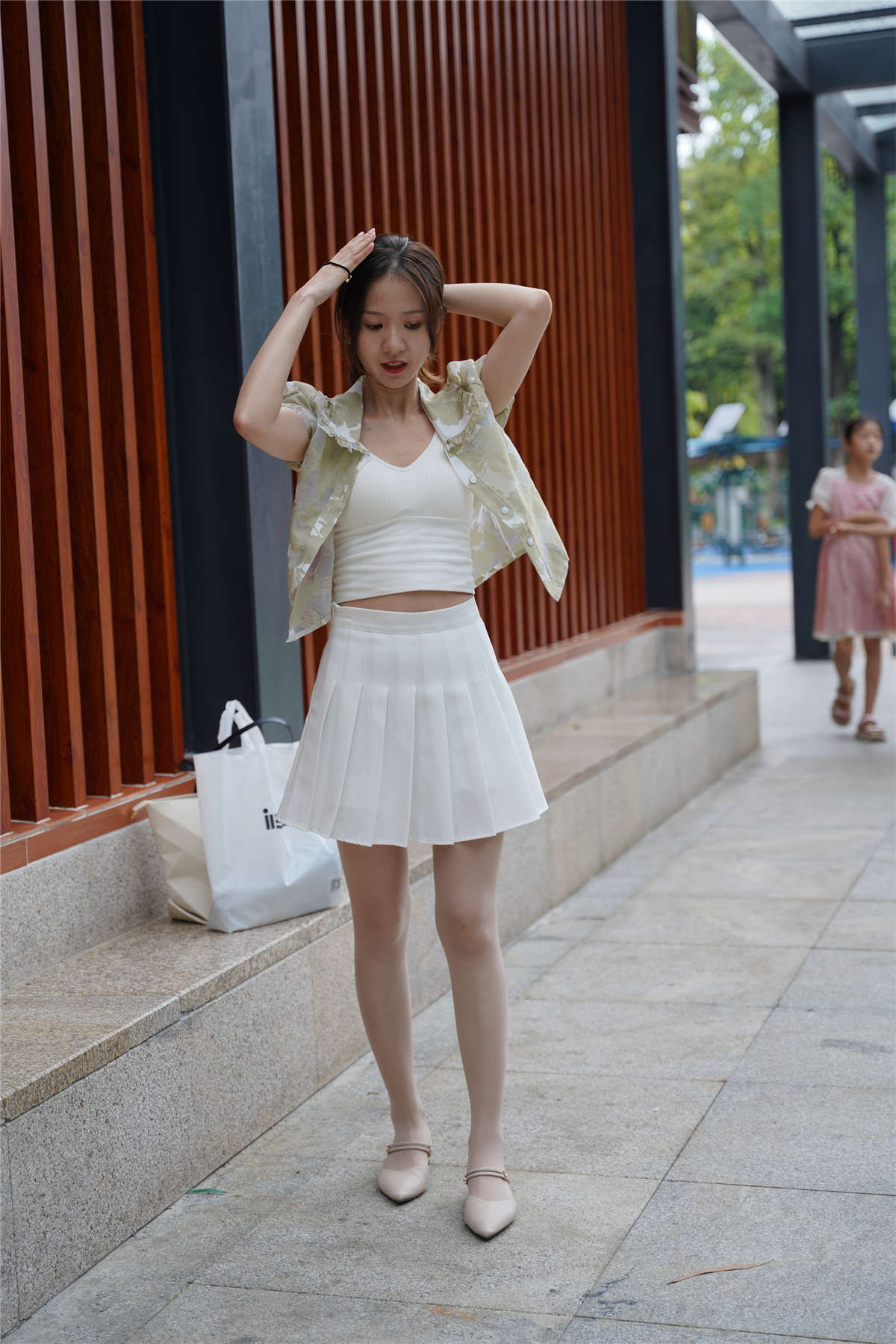 图片[2]-[魔镜原创摄影]白裙裸丝小姐姐-日更街拍