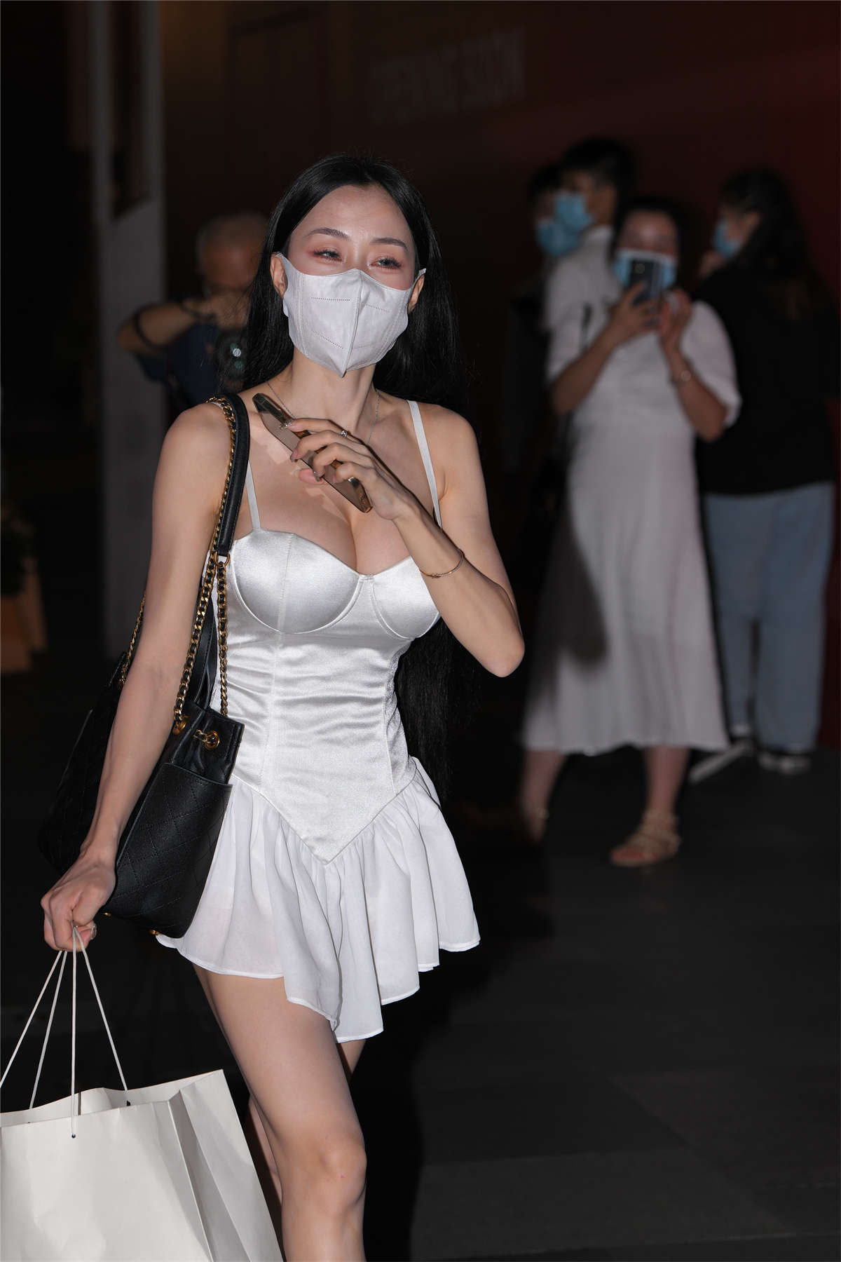 无法不想的白裙-日更街拍