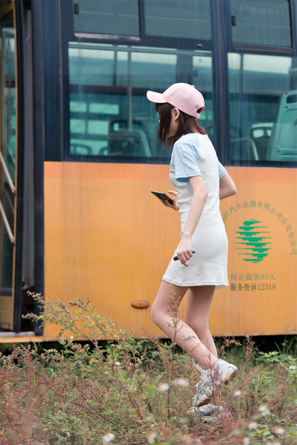 图片[2]-[魔镜原创摄影]御风街拍作品 肉丝蛋蛋的巴士营地郊游记-日更街拍