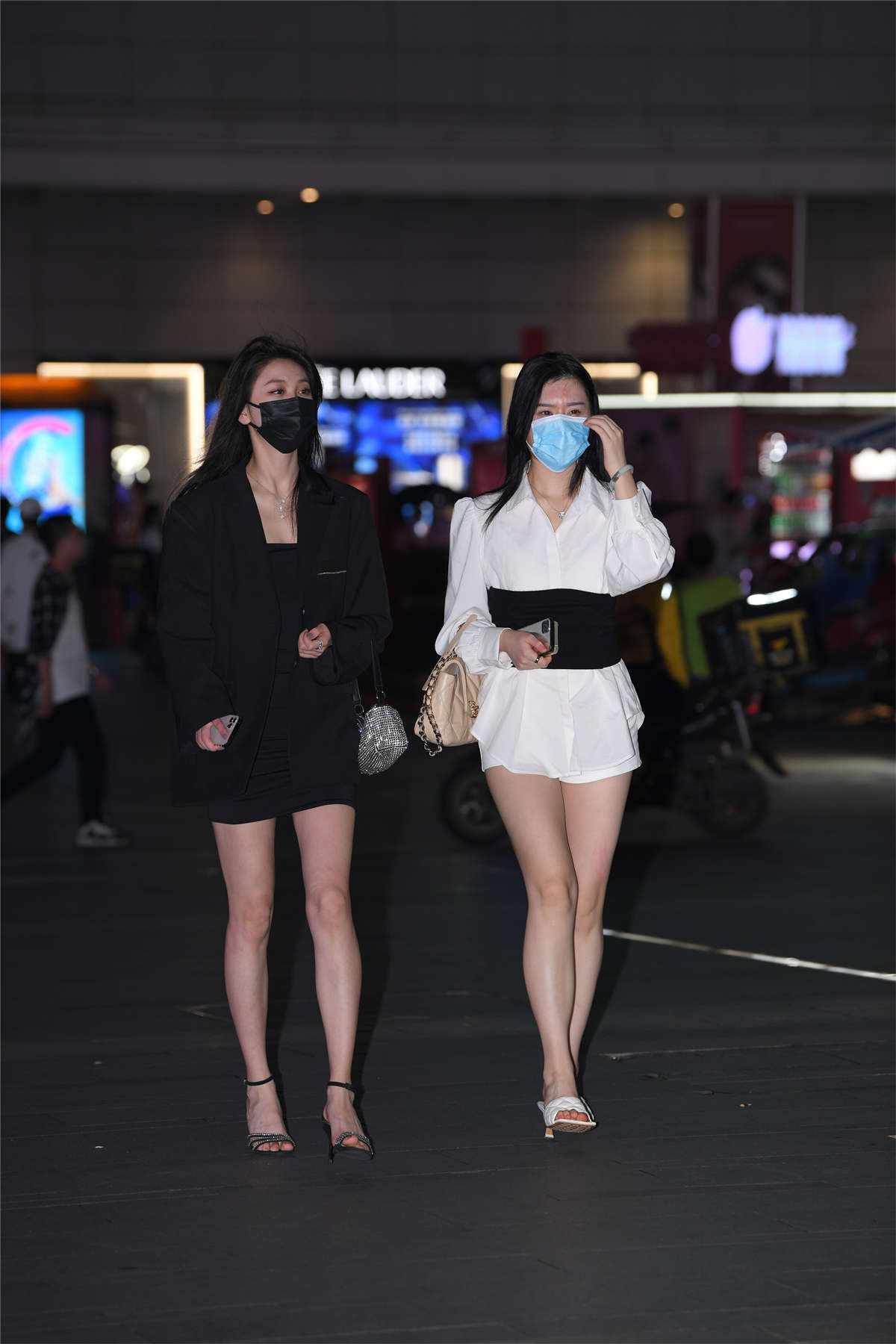 图片[2]-黑白姐妹-日更街拍