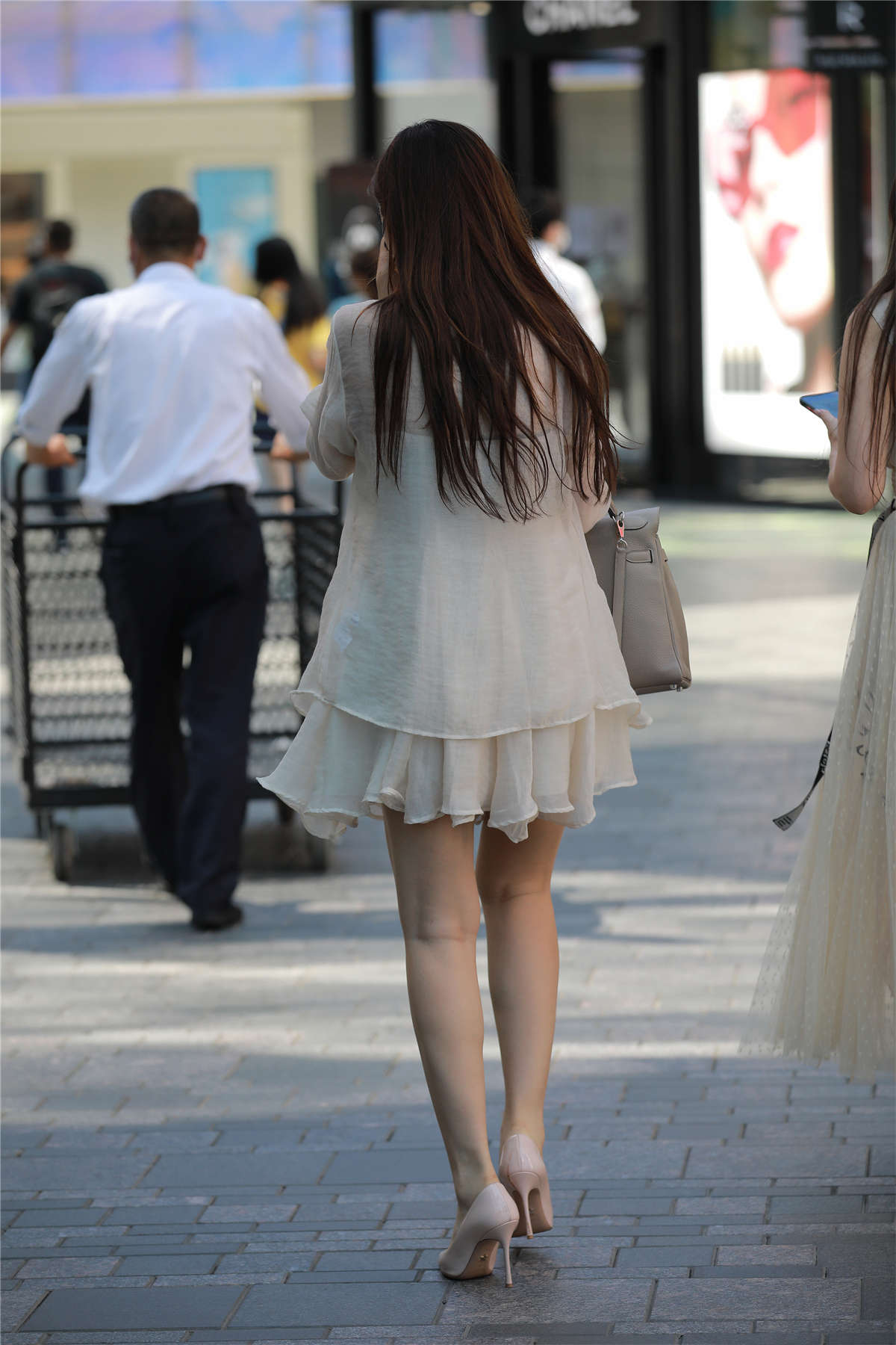 图片[2]-四九城嘎子街拍作品 – 美腿高跟白领-日更街拍