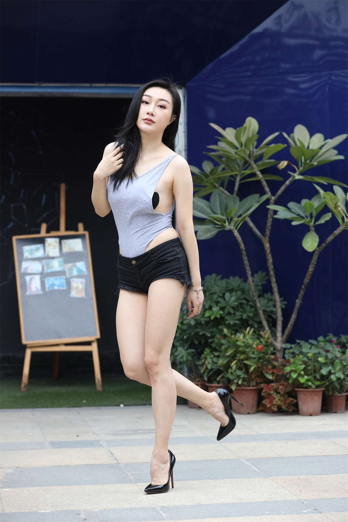 [魔镜原创摄影]长腿高跟性感妩媚美女高清原图-日更街拍