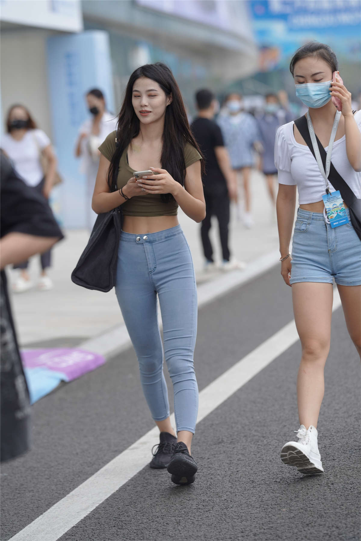 图片[2]-凯恩公爵街拍作品 紧牛美女2-日更街拍