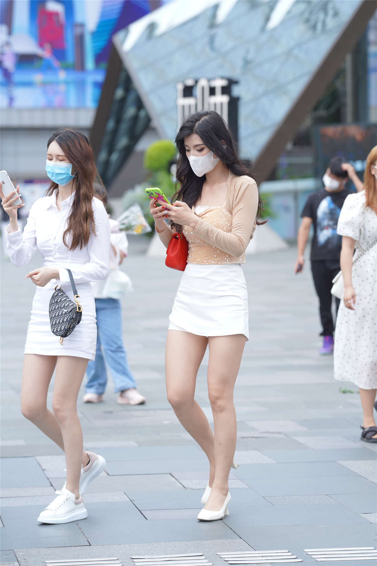 图片[2]-害羞的闺蜜-日更街拍