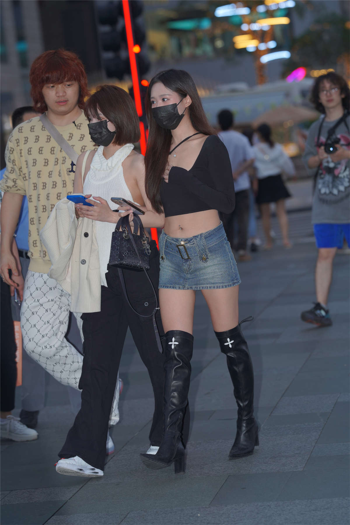 图片[2]-极品超短裙小姐姐-日更街拍
