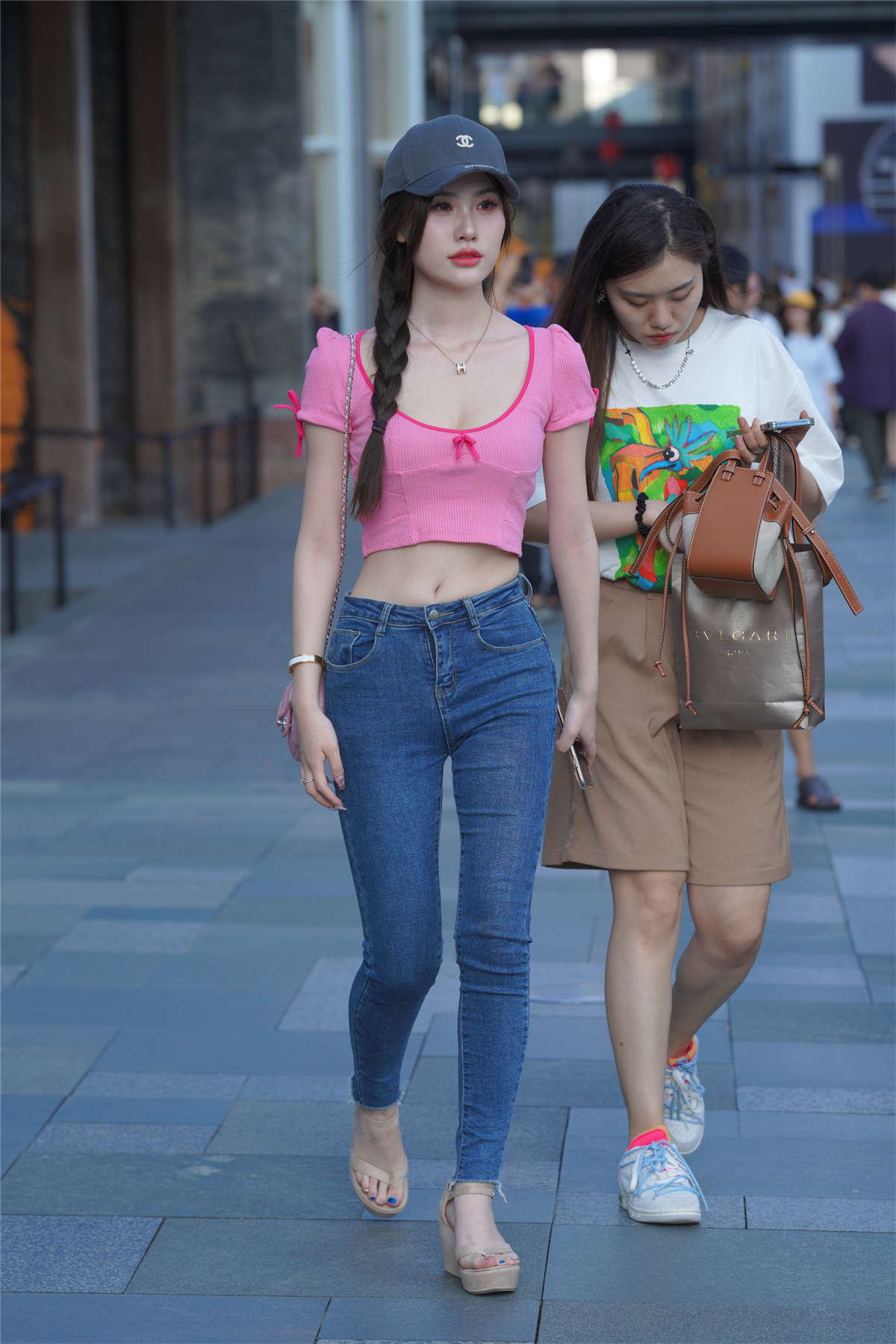 图片[2]-漂亮牛仔裤小姐姐-日更街拍