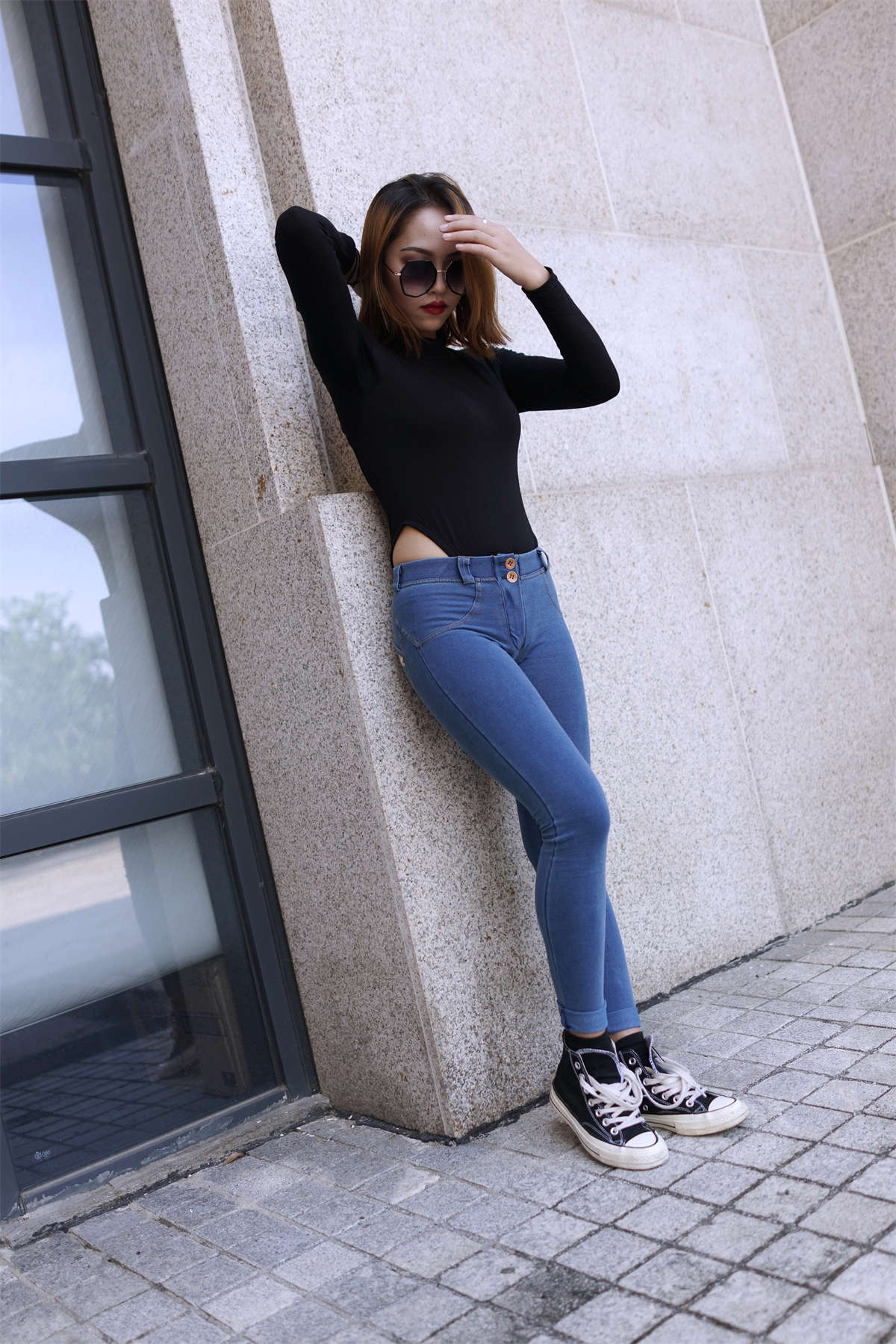 图片[2]-[魔镜原创摄影]紧身牛仔美女原图-日更街拍