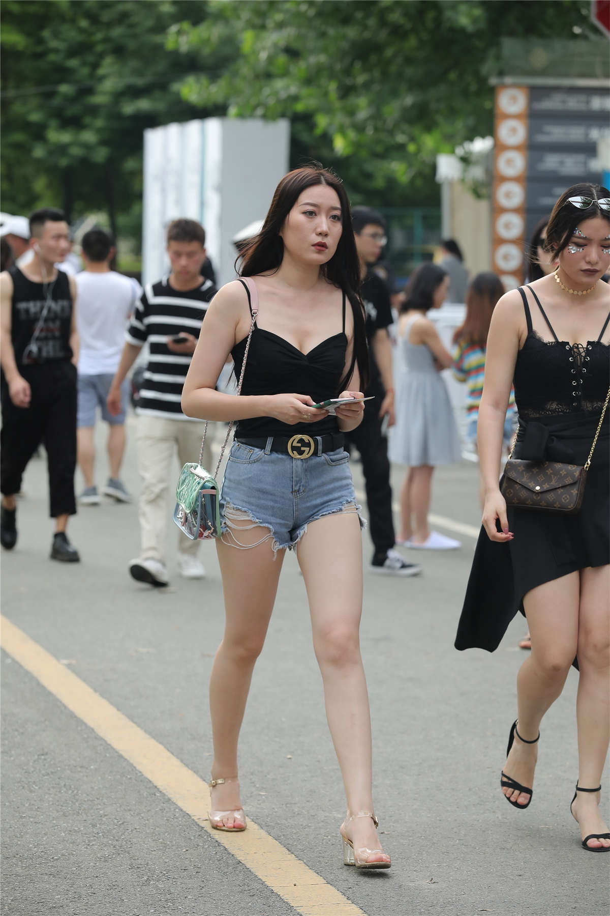 凯恩公爵街拍作品 – 性感白皙大长腿-日更街拍