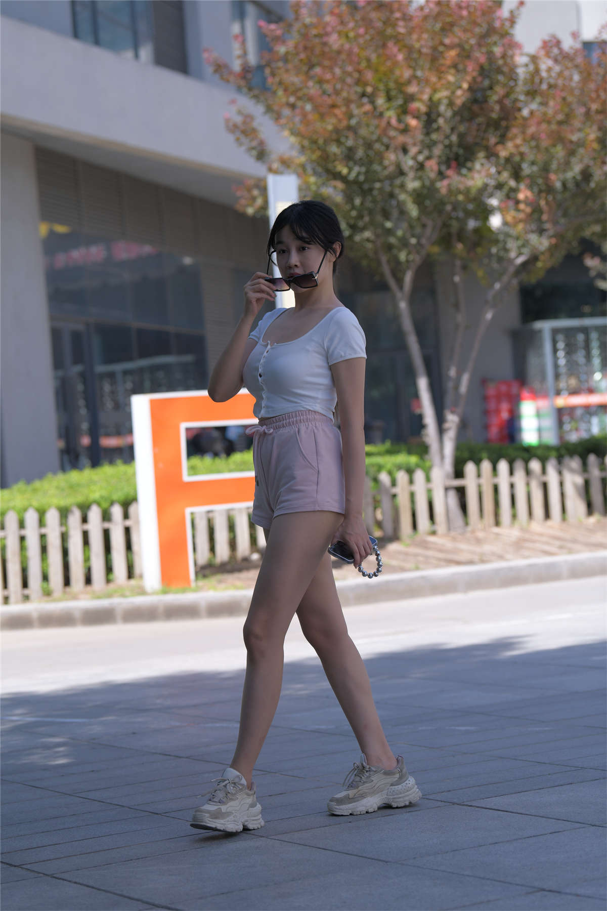 图片[2]-[魔镜原创摄影]一始街拍作品 一语呢喃-日更街拍