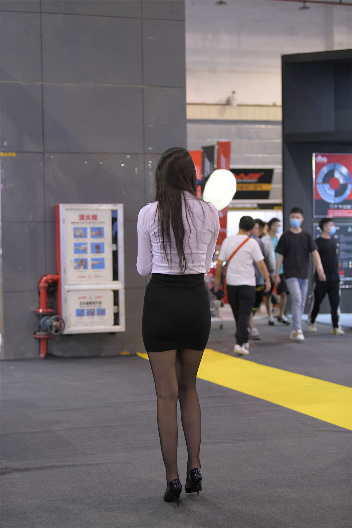 图片[2]-这种尤物才配得上（模特）这个词-日更街拍