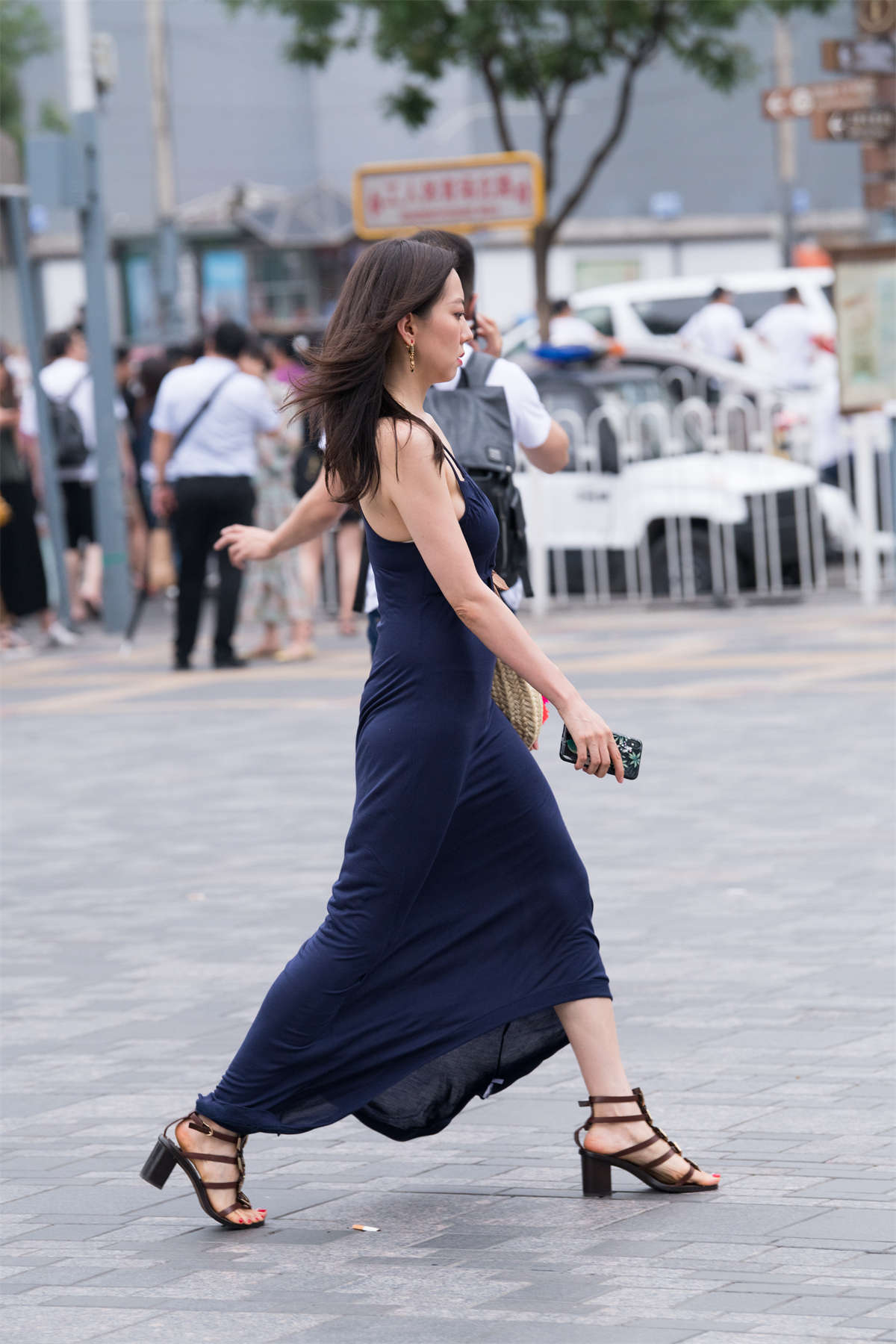 [魔镜原创摄影]街拍丁内性感美女原图-日更街拍