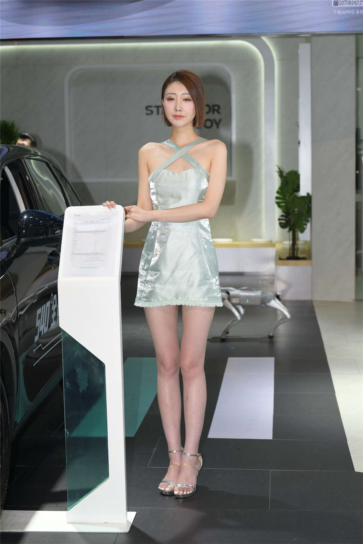 图片[2]-绿色吊带裙-日更街拍